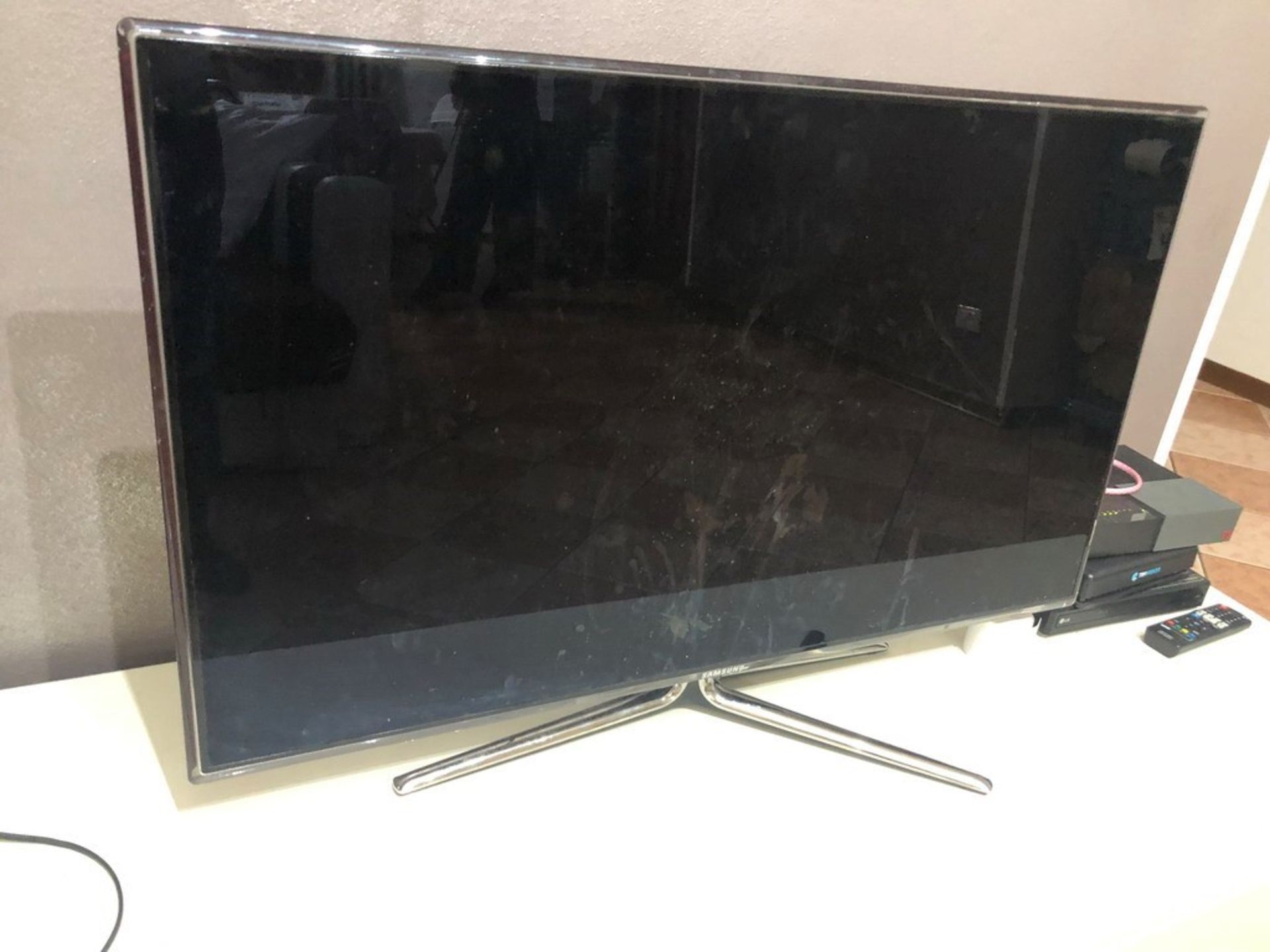 N. 54 (FALL. N. 102/19 VR) TV LCD SAMSUNG CIRCA 40 POLLICI