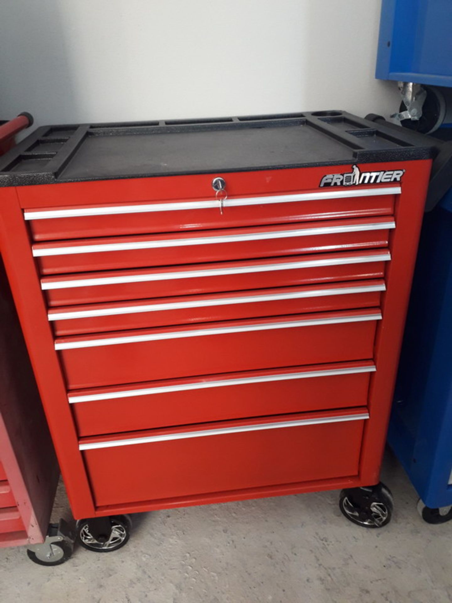 N. 8 (V.F. 930) CARRELLO PORTA ATTREZZI ROSSO A 7 CASSETTI FRONTIER