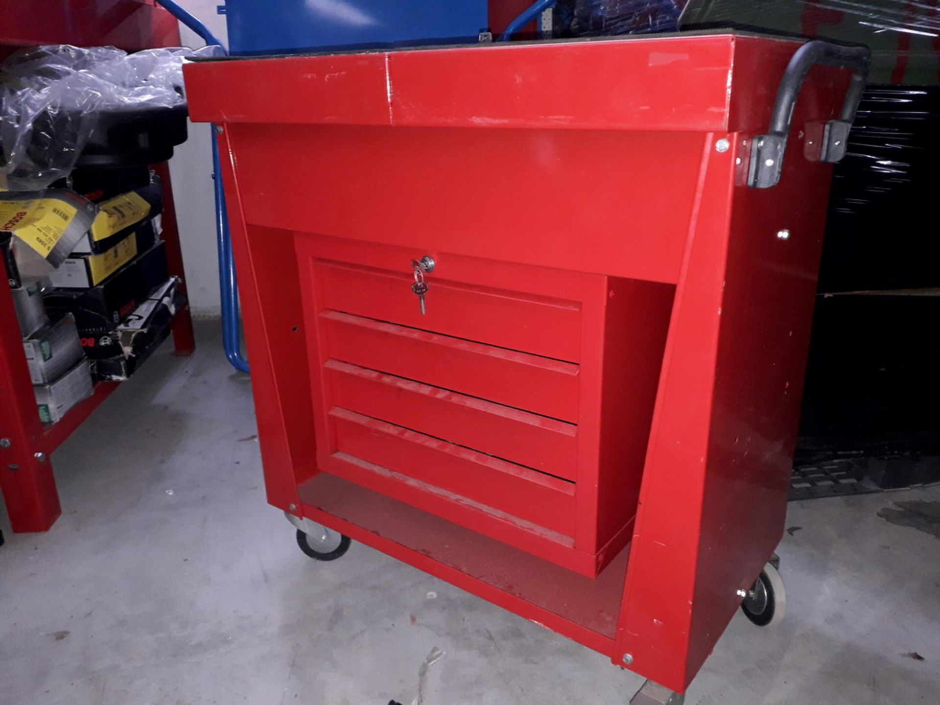 N. 136 (V.F. 928) CARRELLO ROSSO PORTA ATTREZZI