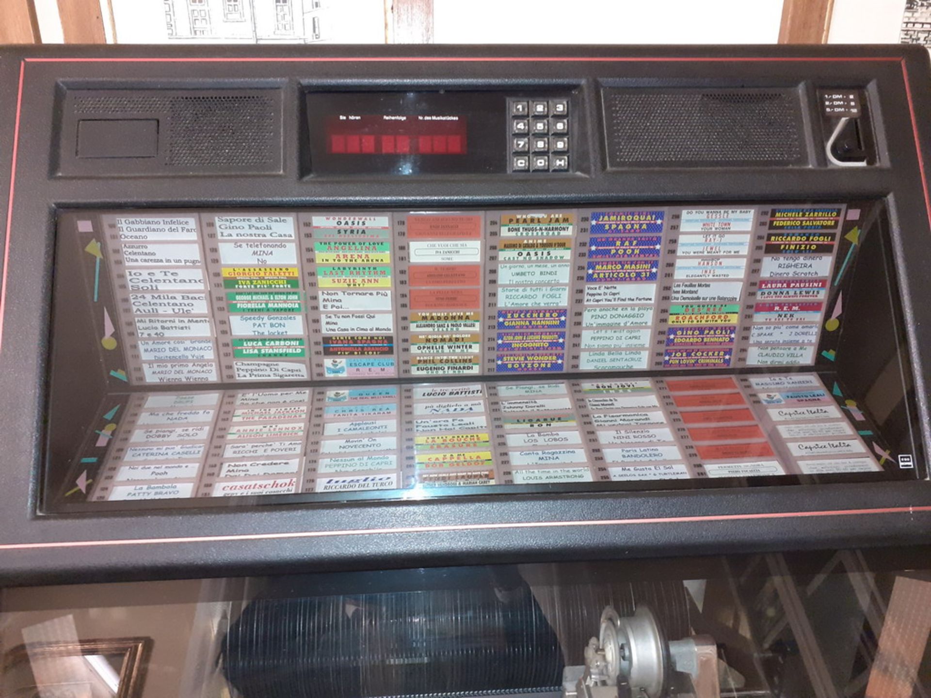 N. 1 (V.F. 926) JUKE BOX ANNI 60 MARCA GALAXY 200 CON DISCHI ALL'INTERNO, CM. 100X145H - Image 2 of 3