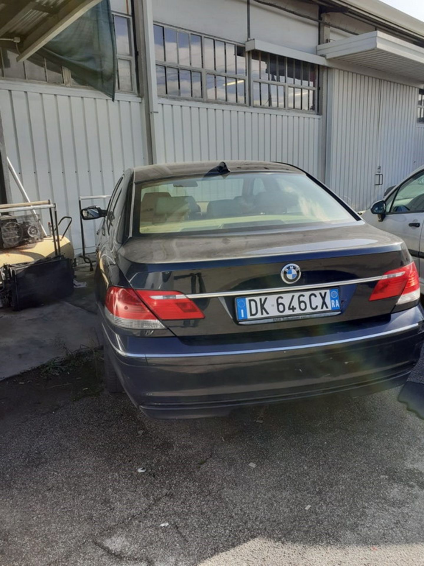 N. 8 (763 IVG FALLIMENTO) AUTOVETTURA BMW, ANNO 2007, DA DEMOLIZIONE, TARGATA DX464CX (BENI IN