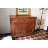 Credenza a due ante e due cassetti, cm. 130x55xh113