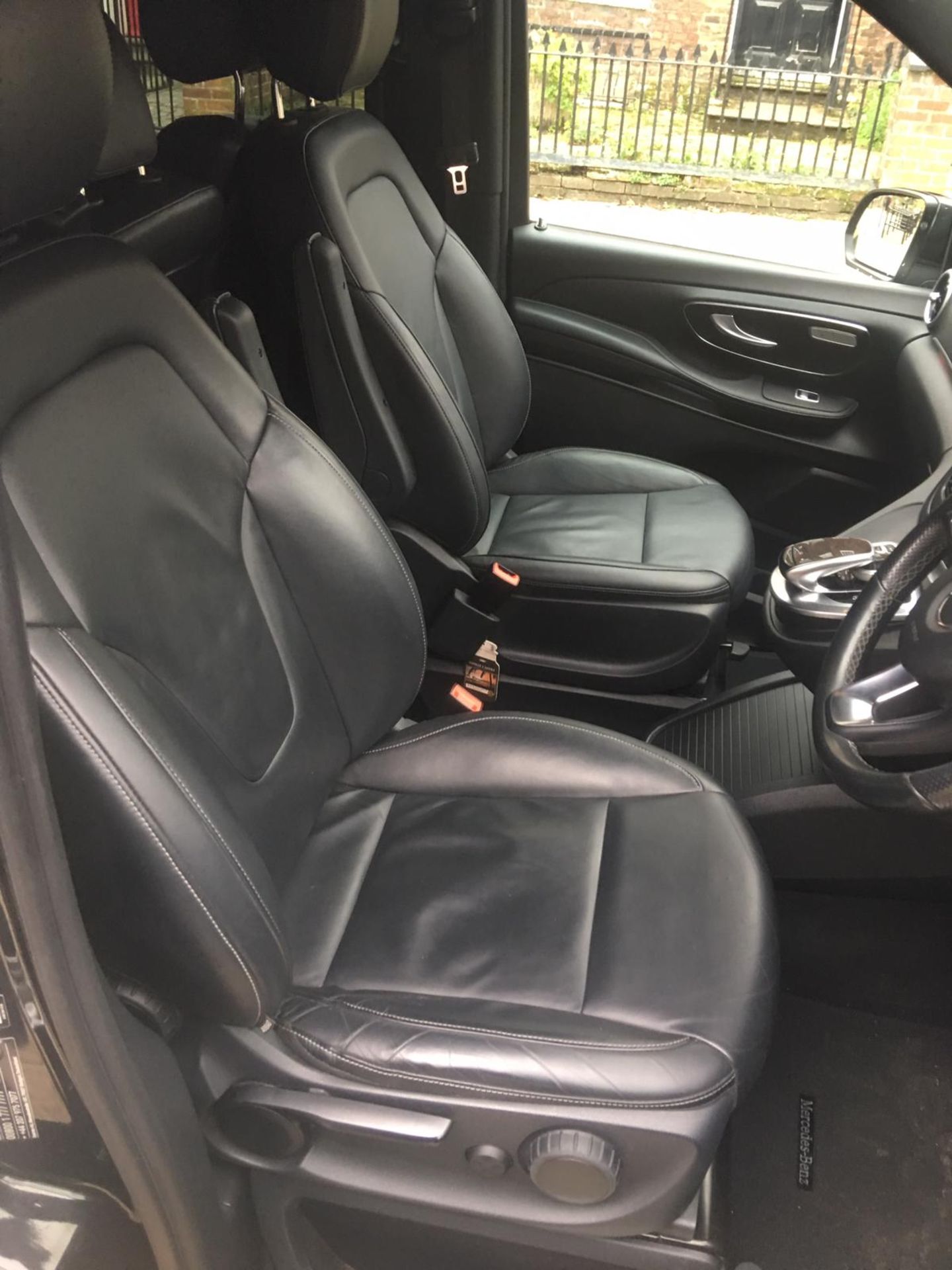 2015 MERCEDES BENZ V250 CDI BLUETEC EXTRA LONG WHEEL BASE **7 SEATER** 10% BUYERS PREMIUM - Image 16 of 22