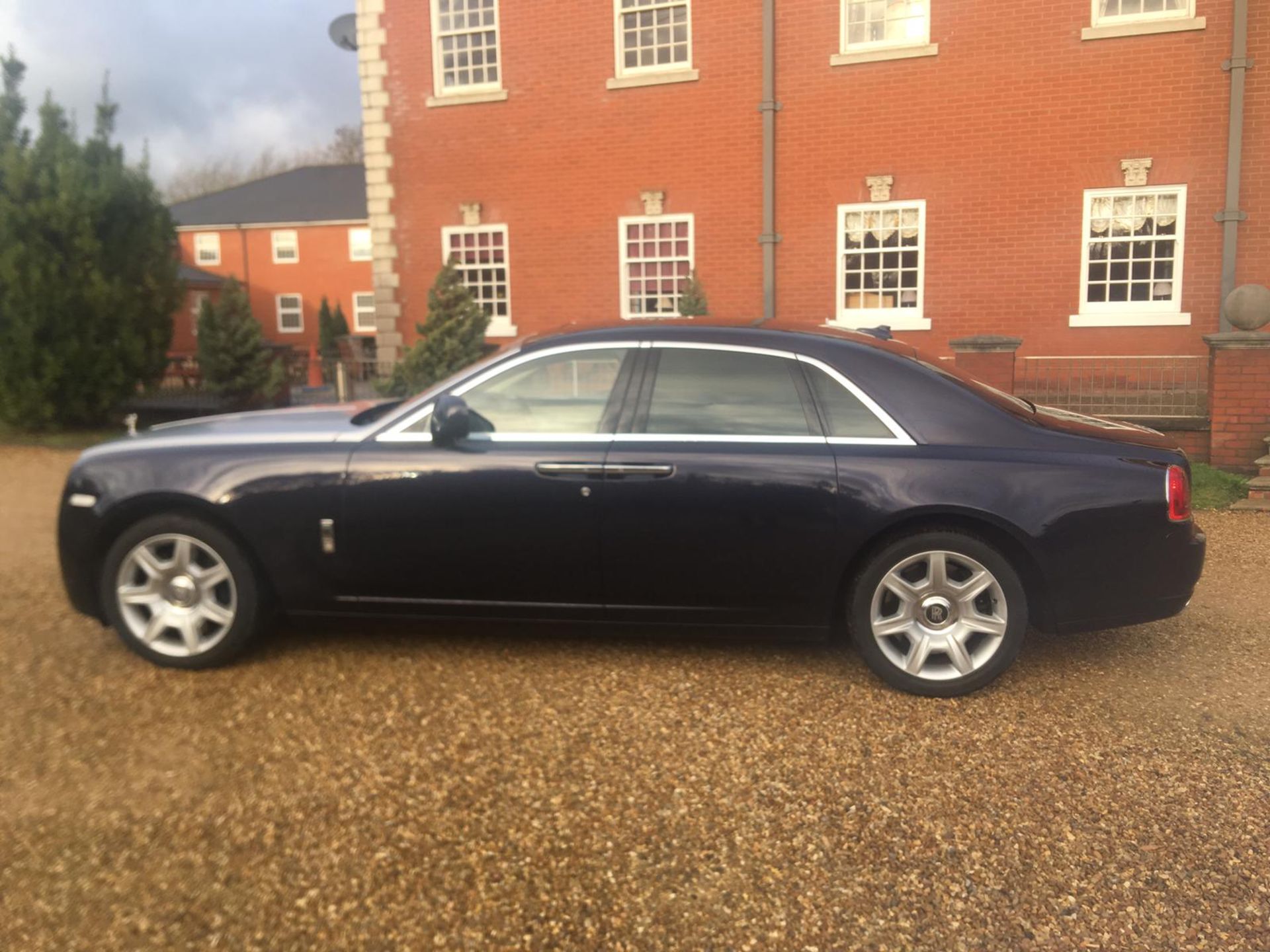 2010 ROLLS ROYCE GHOST 6.6 AUTOMATIC **LOW MILEAGE** 10% BUYERS PREMIUM - Image 8 of 37