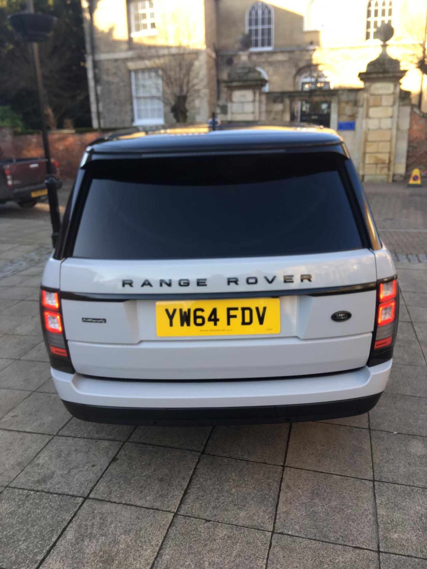 2015 RANGE ROVER VOGUE 4.4 DIESEL BLACK PACK **MANUFACTURES WARRANTY** - Image 5 of 19