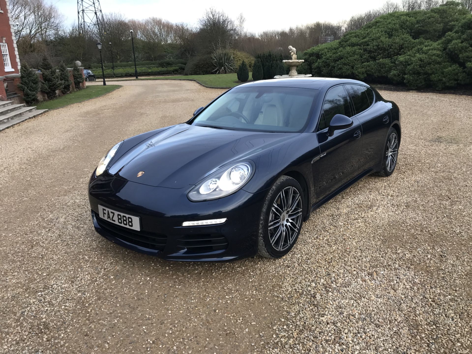 2015 PORSCHE PANAMERA S 3.0 V6 D 300 TRIPTRONIC S **FACELIFT MODEL** - Image 4 of 30