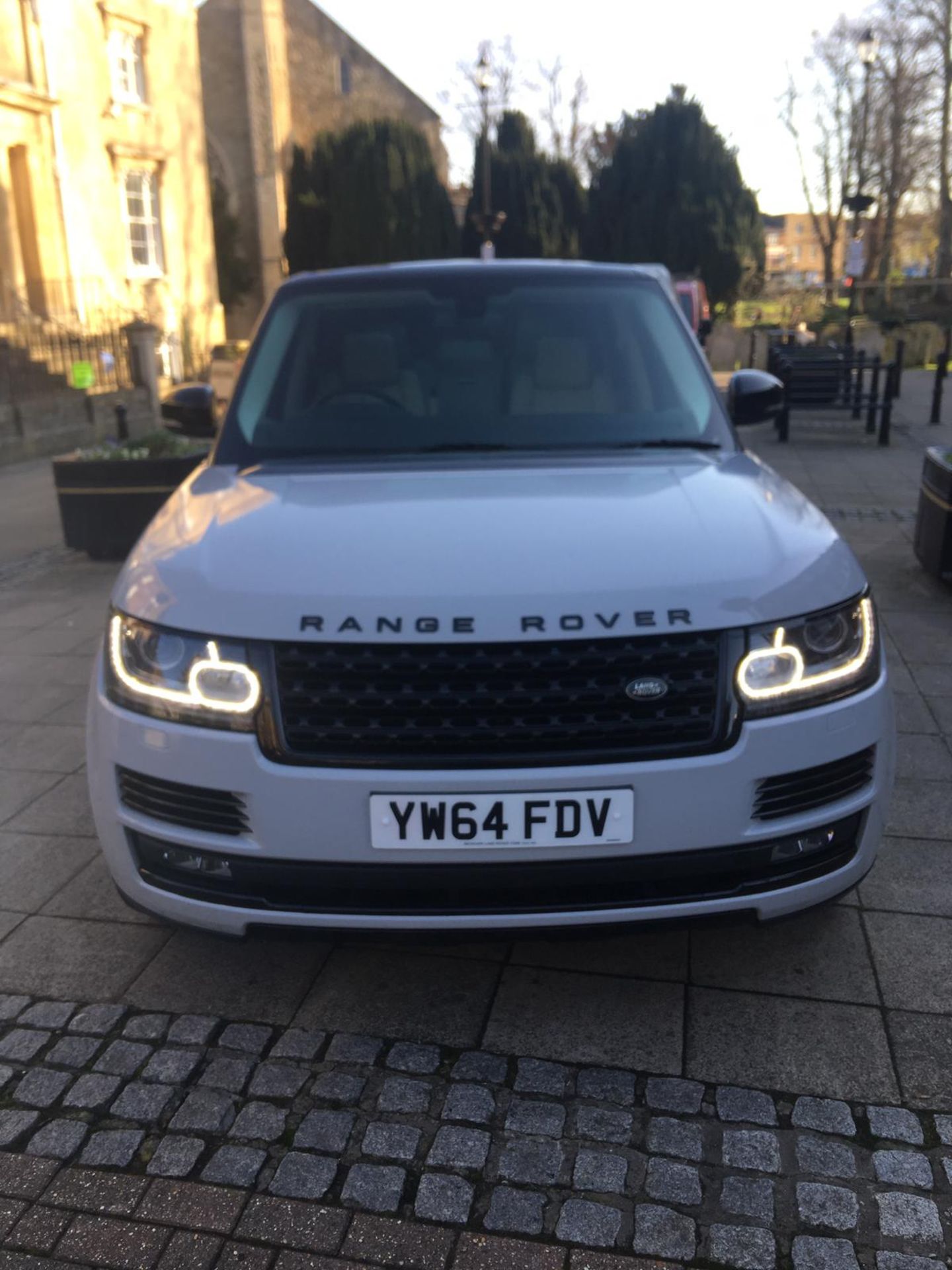 2015 RANGE ROVER VOGUE 4.4 DIESEL BLACK PACK **MANUFACTURES WARRANTY** - Image 2 of 19