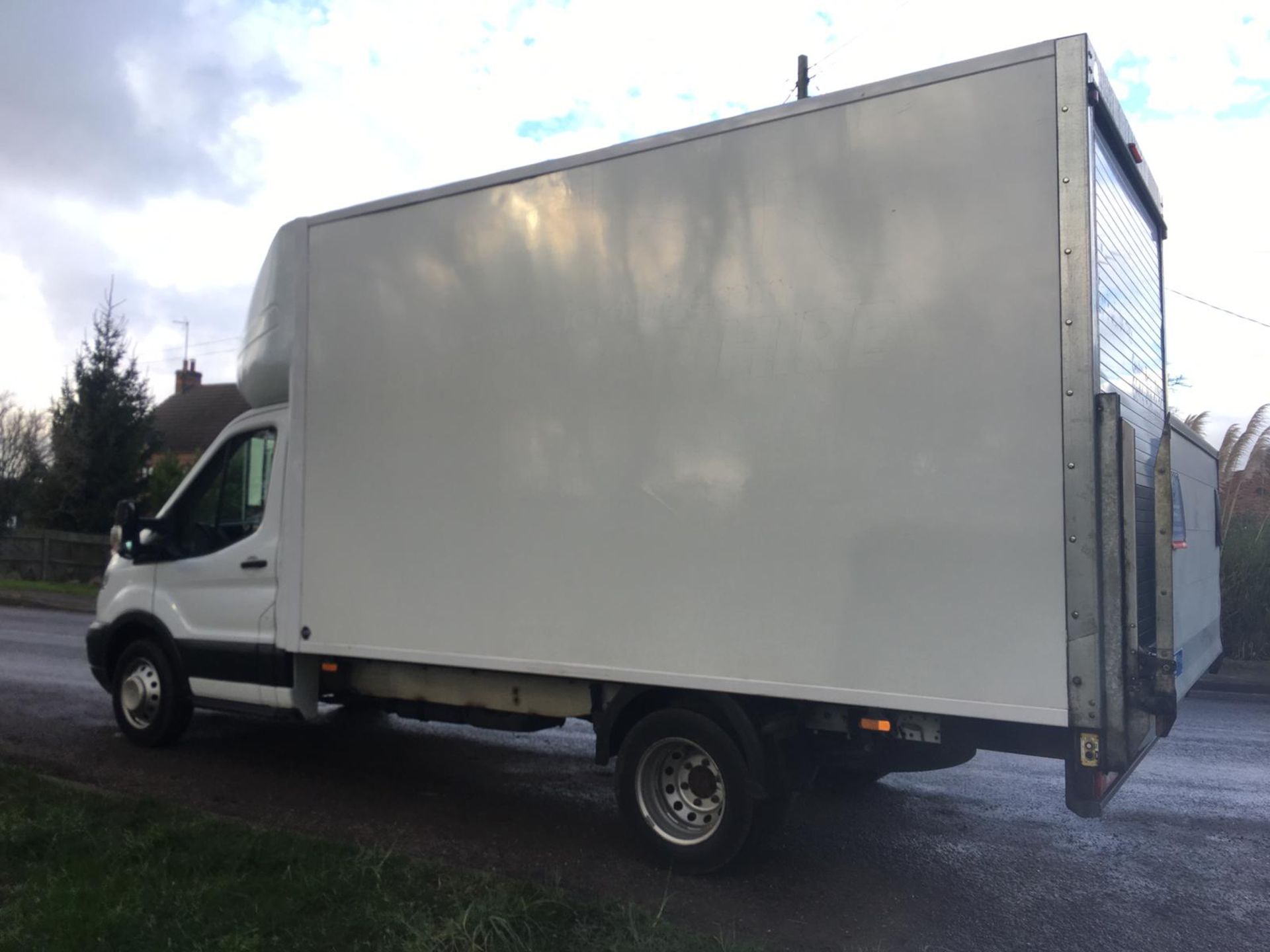 2016 FORD TRANSIT 350 LUTON VAN **LOW MILEAGE** - Image 5 of 15