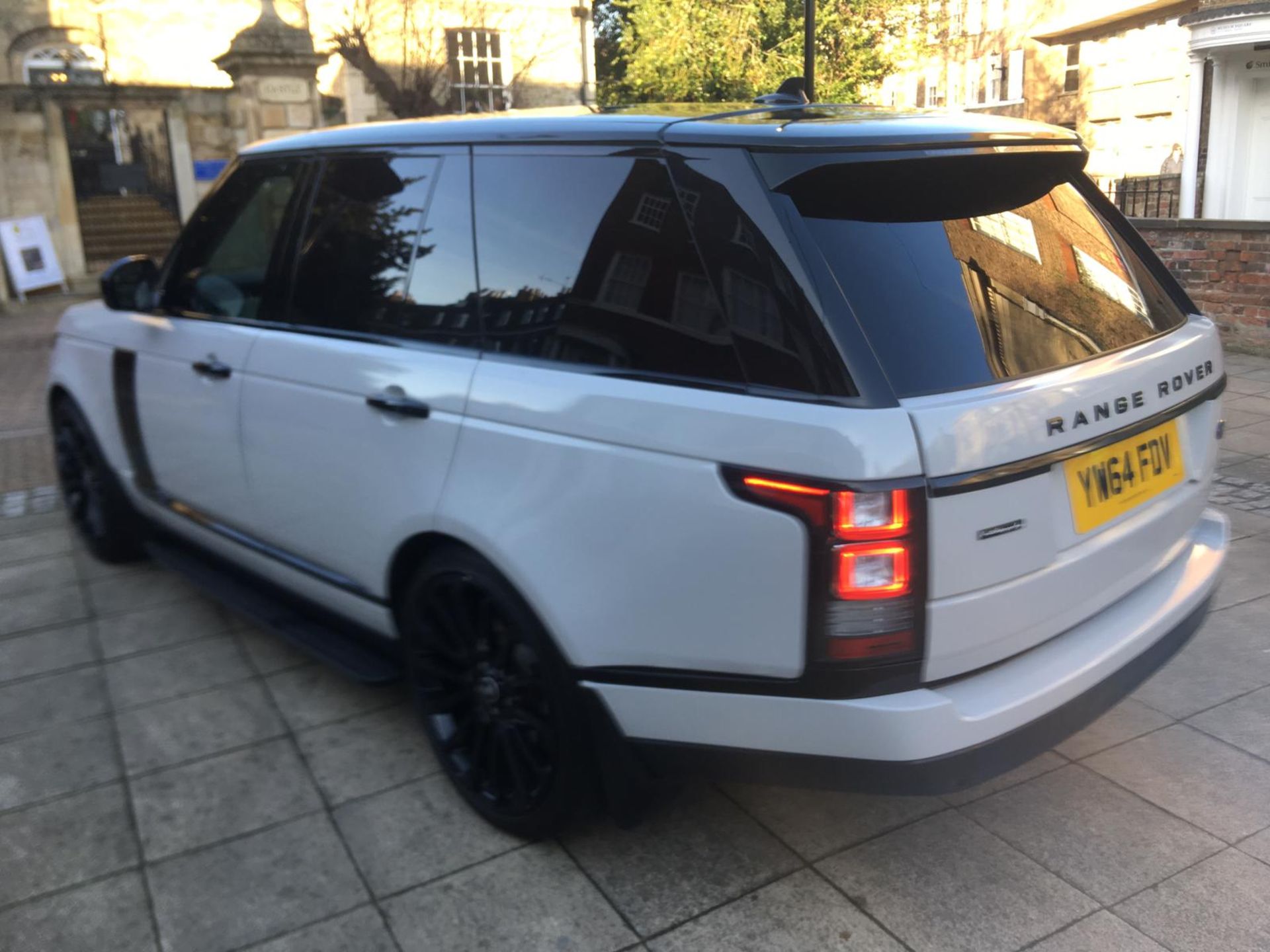 2015 RANGE ROVER VOGUE 4.4 DIESEL BLACK PACK **MANUFACTURES WARRANTY** - Image 7 of 19