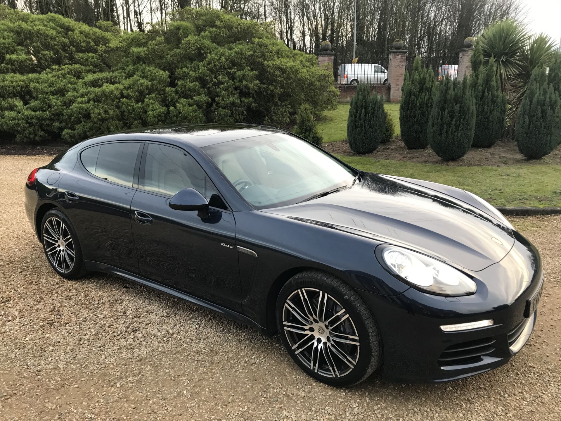 2015 PORSCHE PANAMERA S 3.0 V6 D 300 TRIPTRONIC S **FACELIFT MODEL** - Image 2 of 29