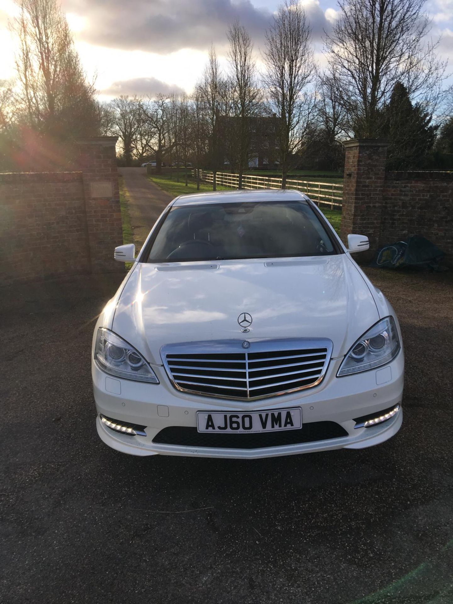 2010 MERCEDES BENZ S350 CDI AMG **PEARL WHITE**ONE OWNER FROM NEW** - Image 3 of 32