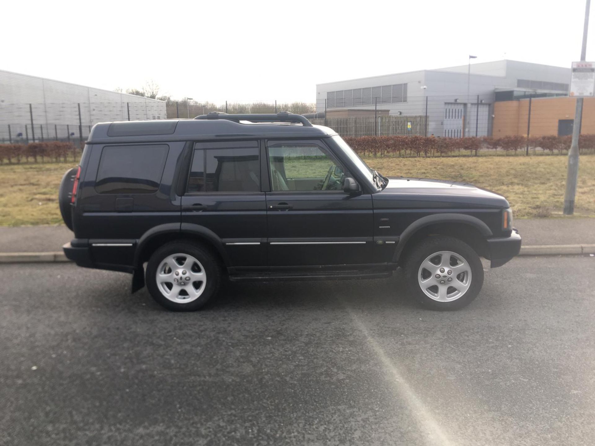 2004 LANR ROVER DISCOVERY ES PREMIUM TD5 AUTO **7 SEATER** - Image 4 of 22