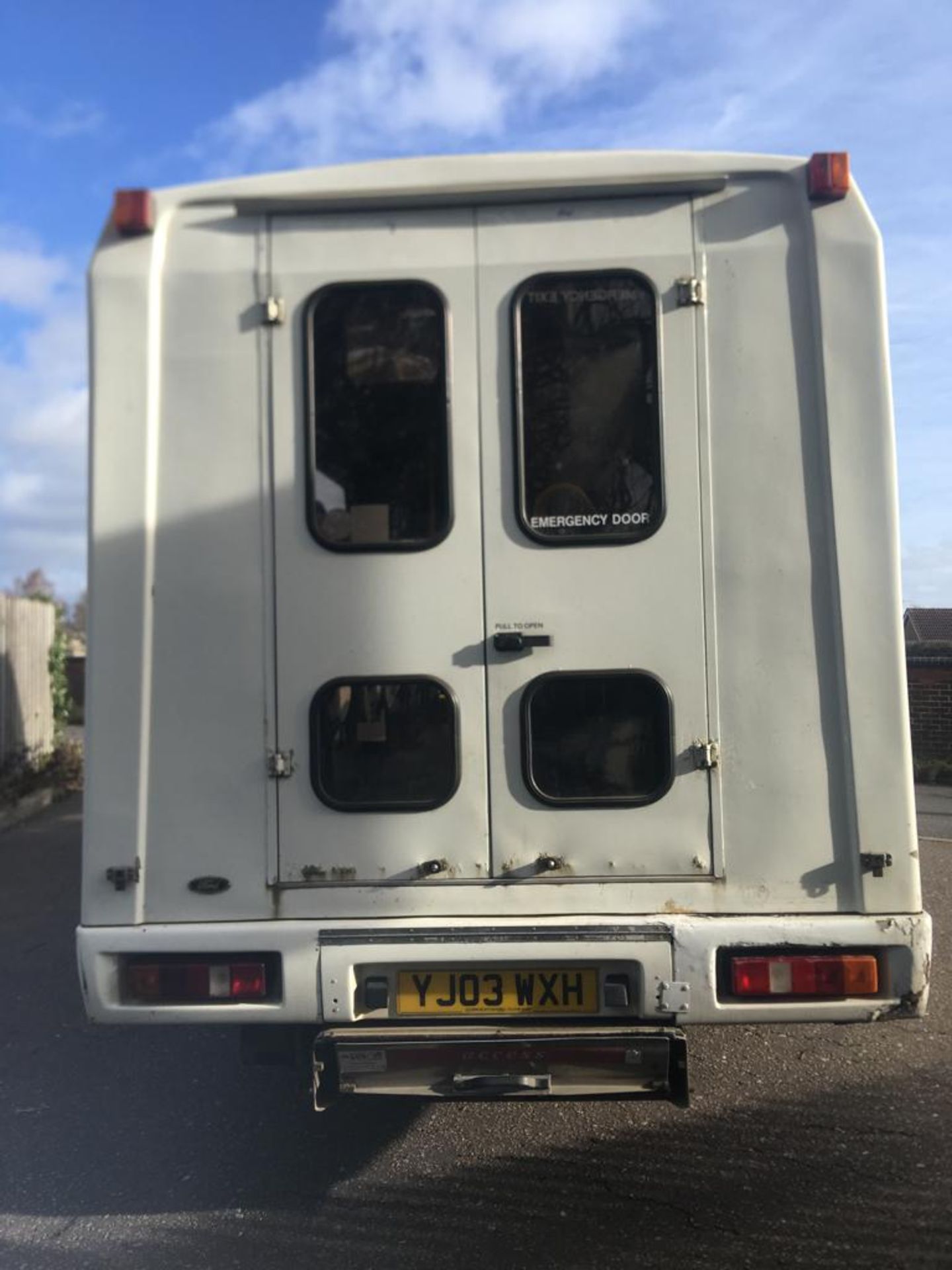 2003 FORD TRANSIT 350 MINIBUS **17 SEATER**WHEEL CHAIR ACCESS** - Image 5 of 31