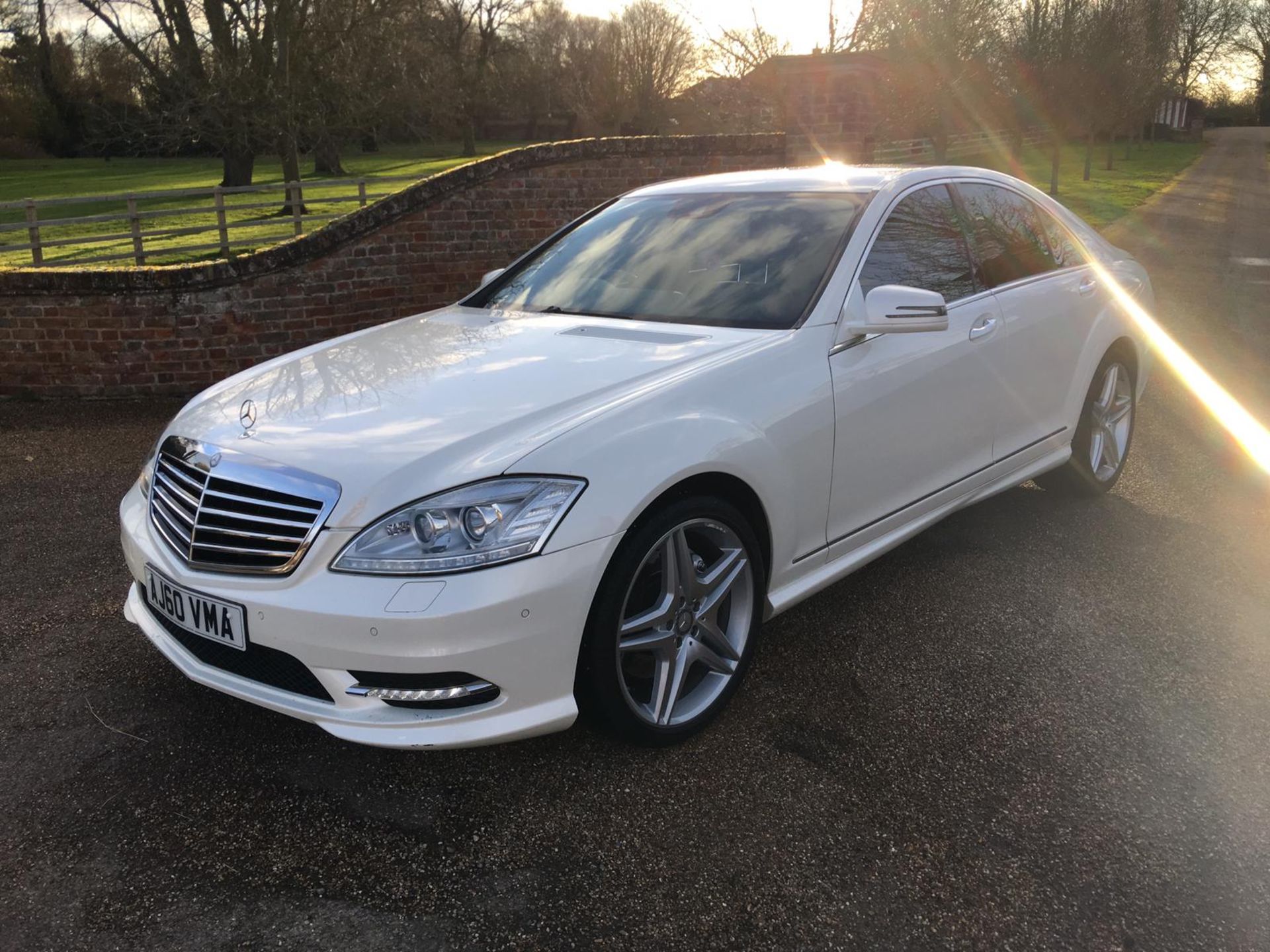 2010 MERCEDES BENZ S350 CDI AMG **PEARL WHITE**ONE OWNER FROM NEW** - Image 4 of 32