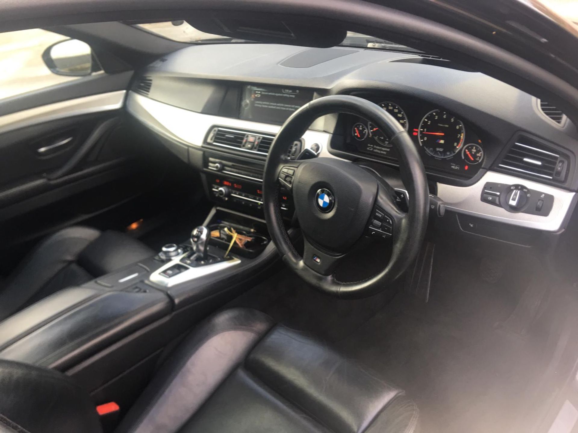 2013 BMW M5 4.0 4DR SALOOON **HEADS UP DISPLAY** - Image 17 of 23