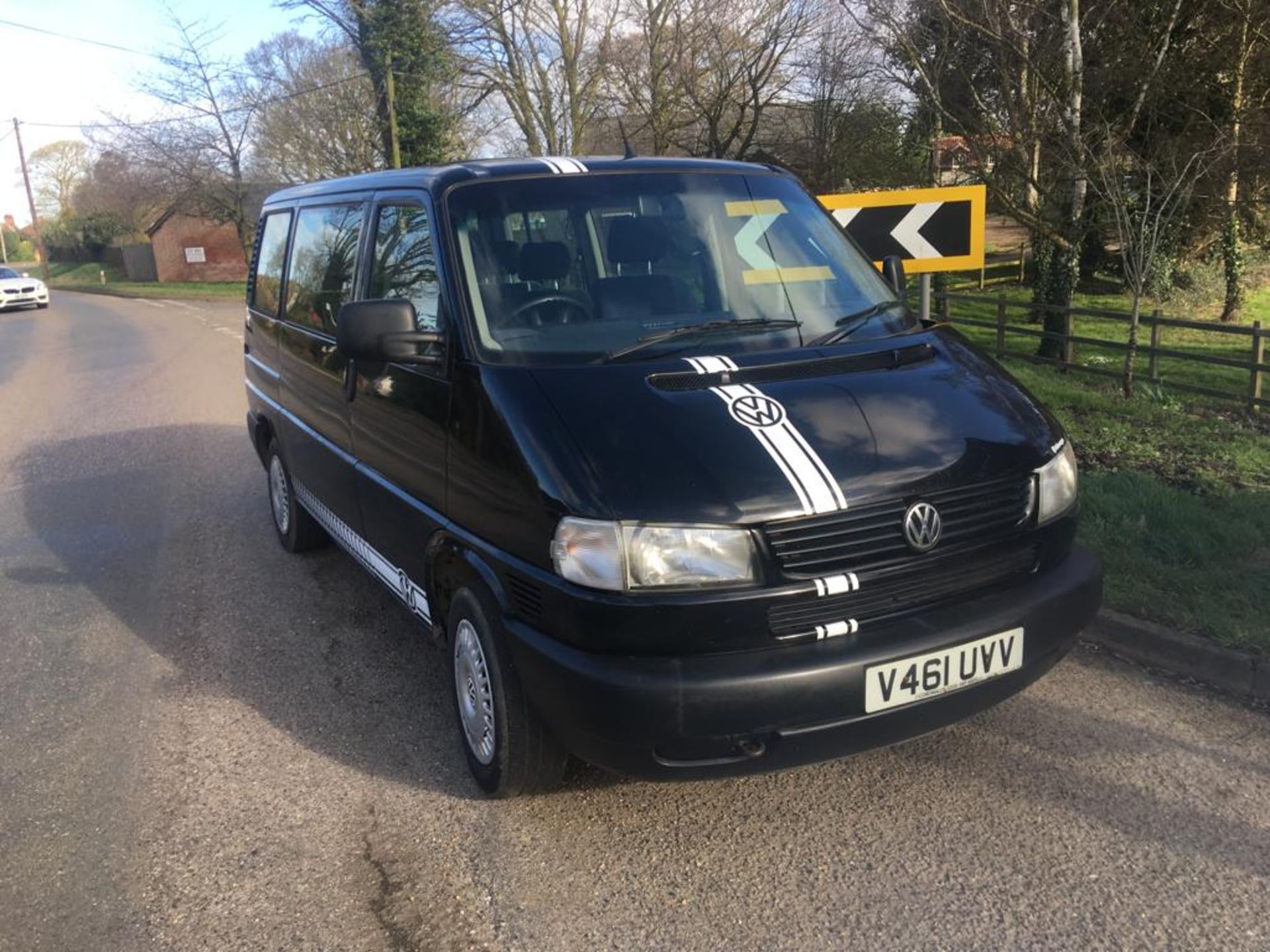 1999 VOLKSWAGEN CARAVELLE TDI SWB AUTO MINIBUS