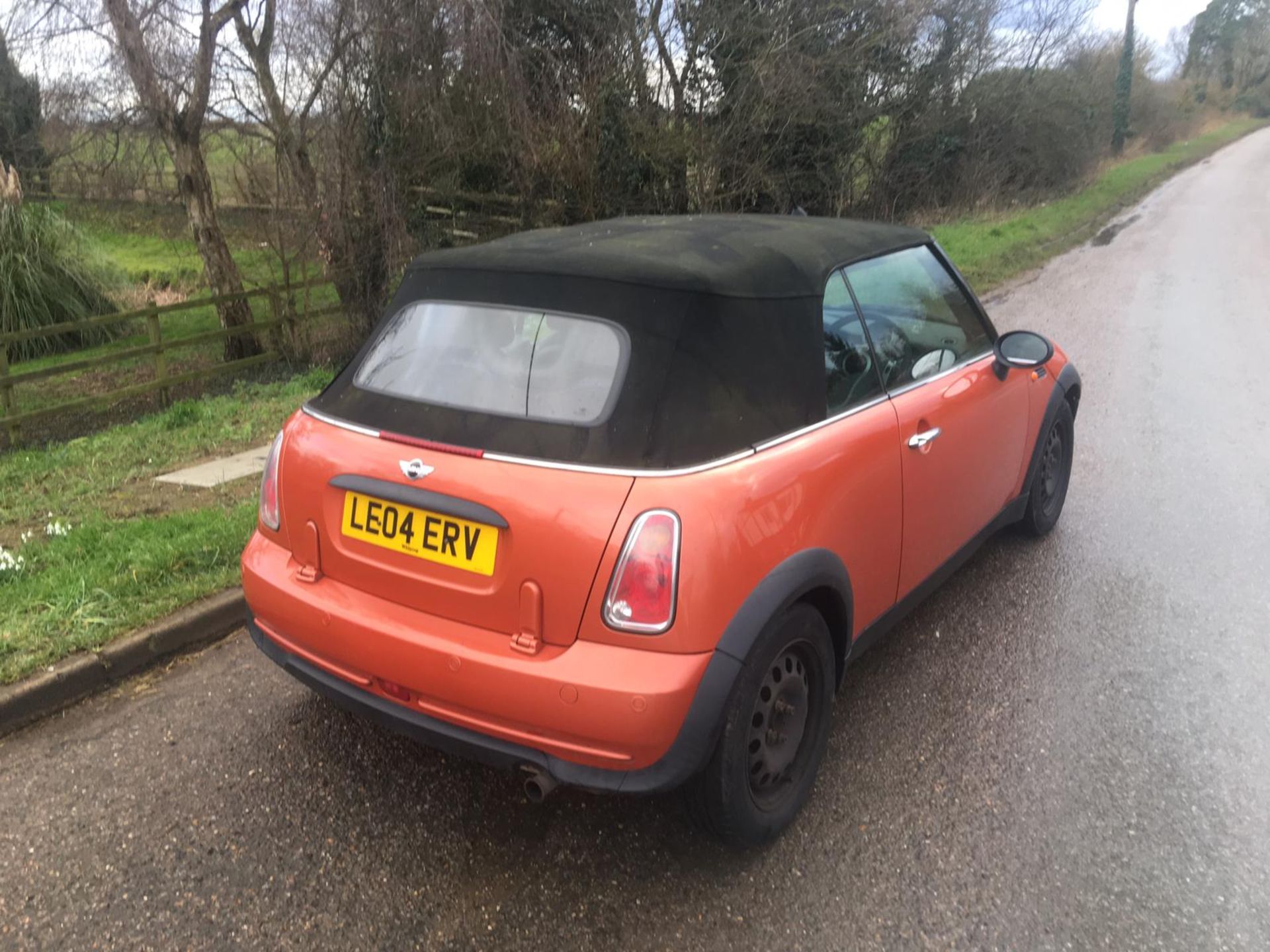2004 MINI CONVERTIBLE - 1.6 One 2dr - Image 9 of 22