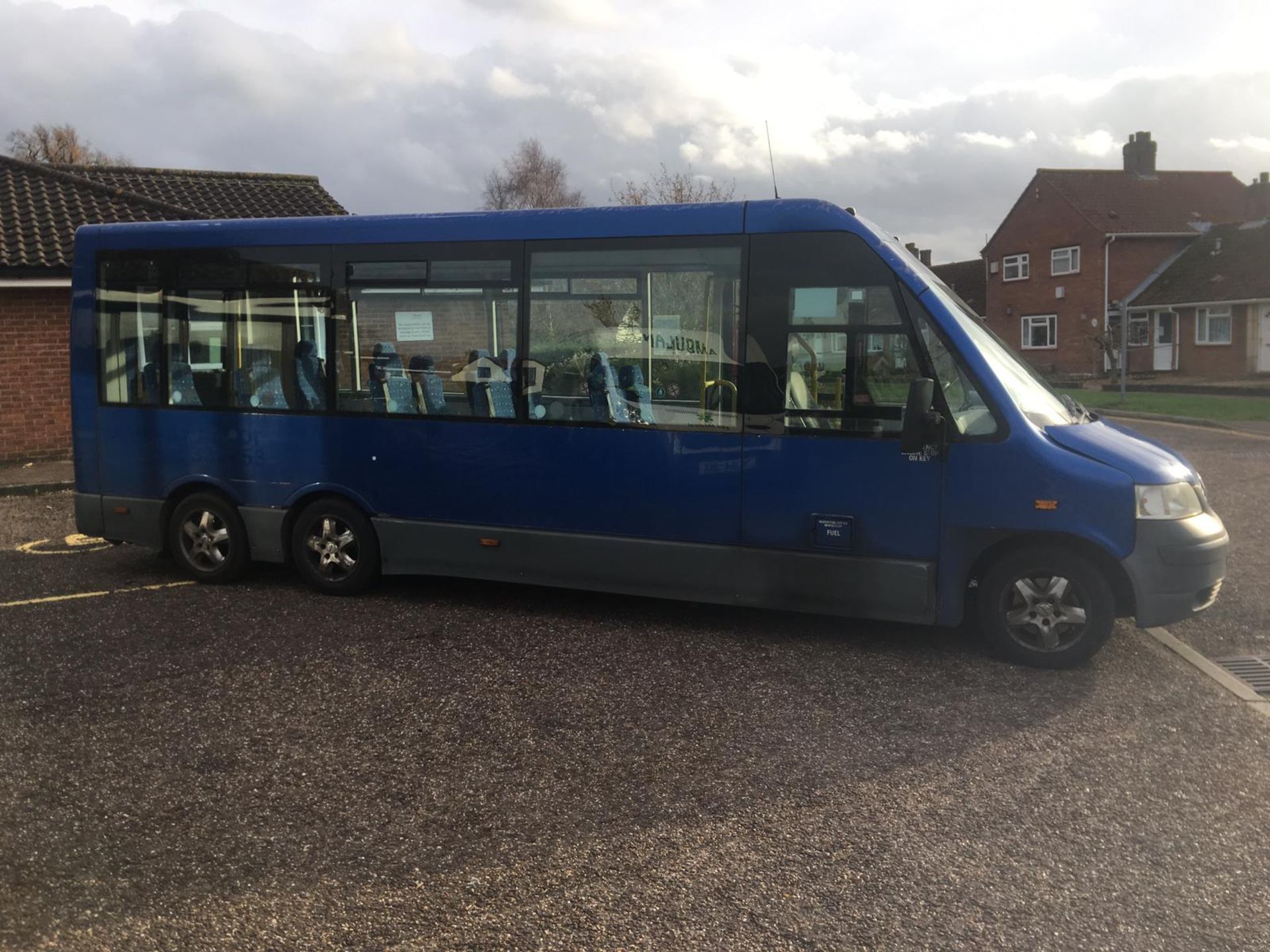 2007 VOLKSWAGEN CRAFTER MINI BUS 2.5 **DISABLED ACCESS & 17 SEATER** - Image 3 of 28