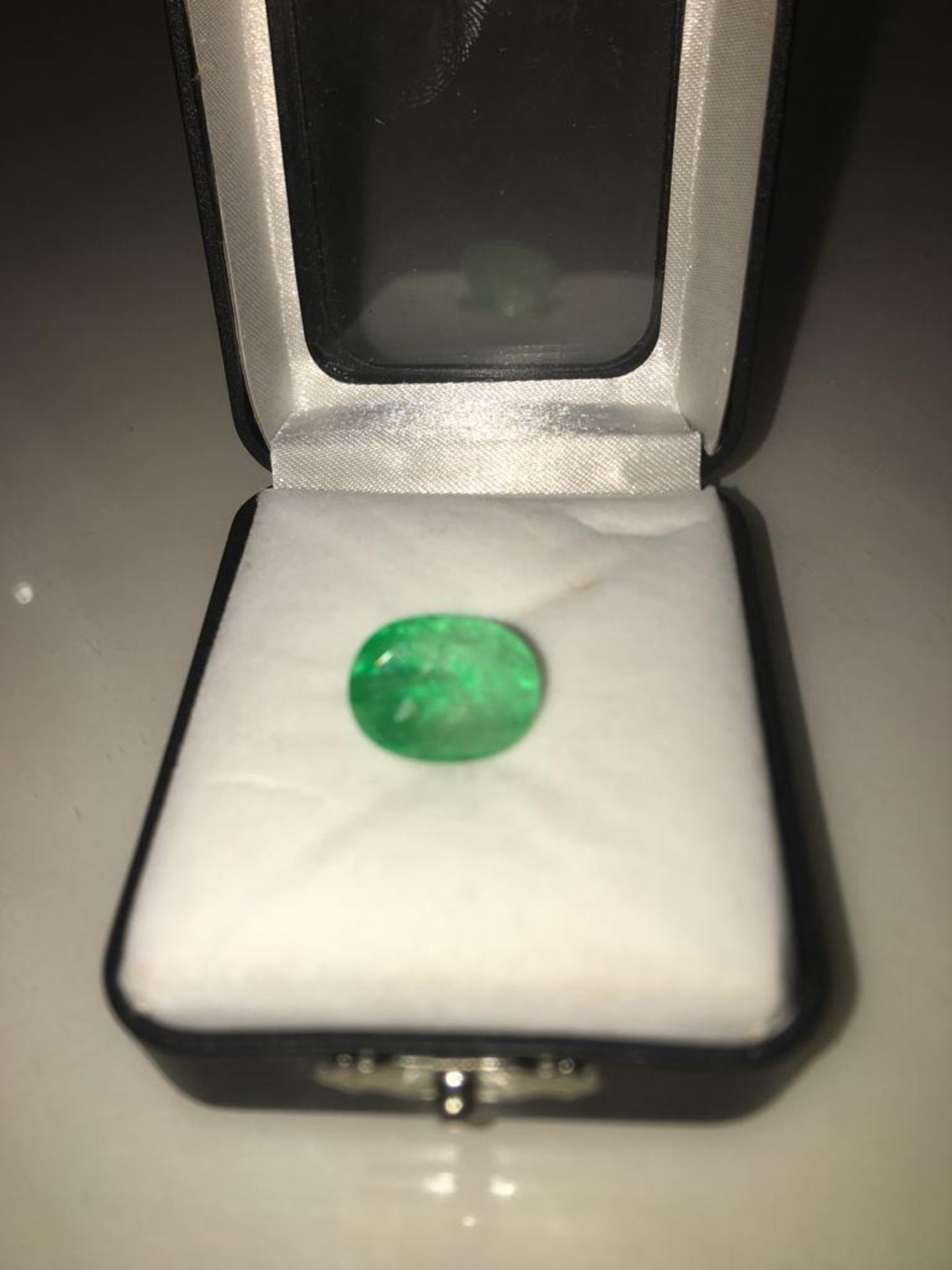 8.99 CARATS NATURAL UN HEATED COLOMBIAN NEON GREEN EMERALD