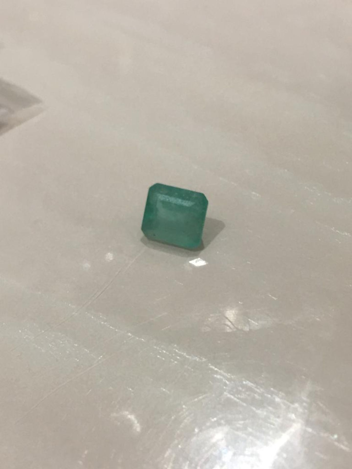 8.35 CARATS NATURAL EMERALD NEON GREEN COLOUT EMERALD SHAPE