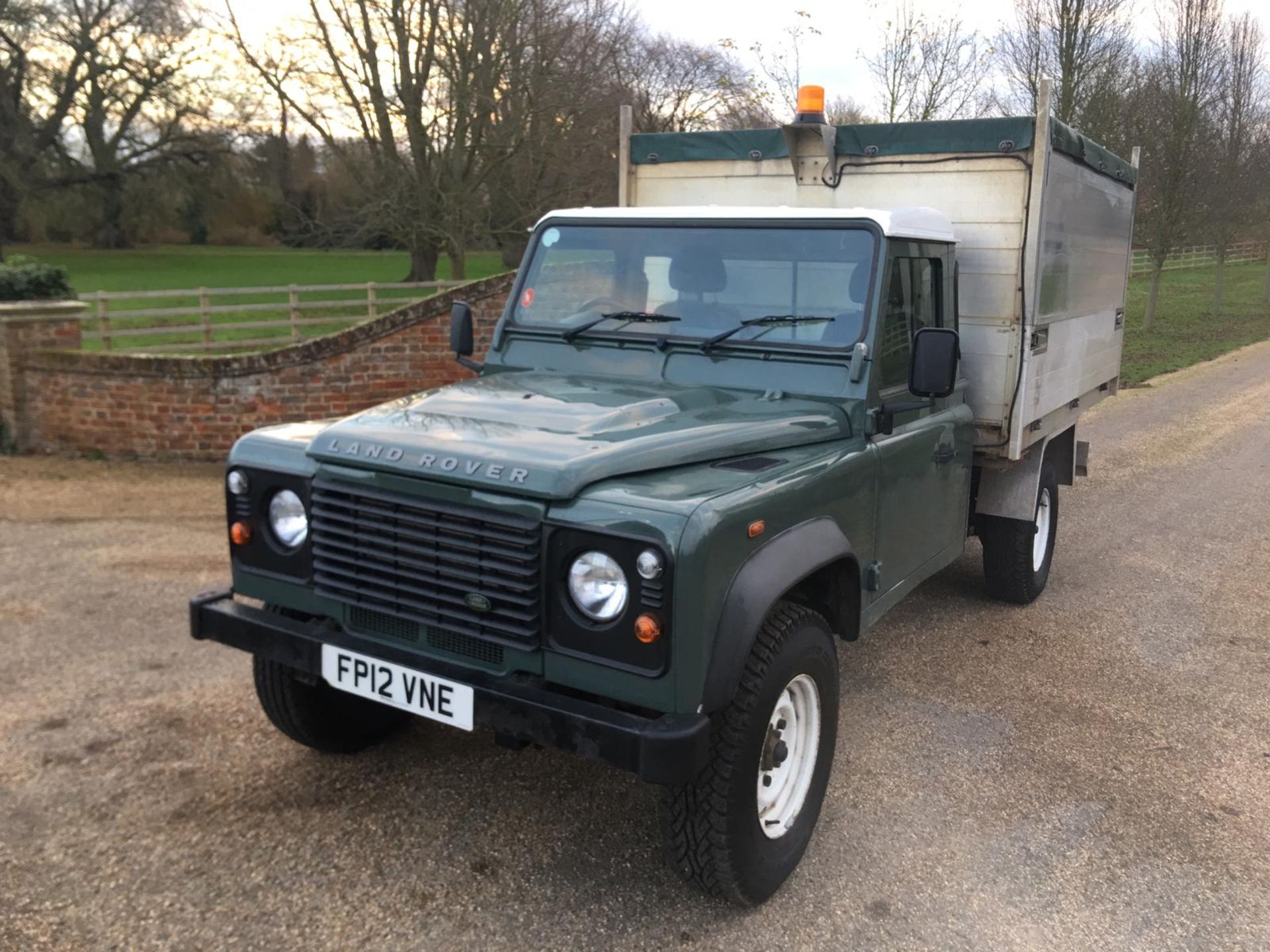 2012 LAND ROVER DEFENDER 130 SINGLE CAB WITH ALUMINIUM BODY TIPPER *LOW MILEAGE*ONE OWNER FROM NEW* - Image 5 of 28