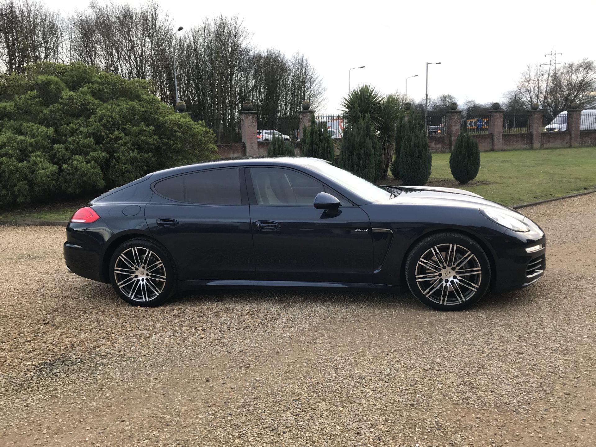 2015 PORSCHE PANAMERA S 3.0 V6 D 300 TRIPTRONIC S **FACELIFT MODEL** - Image 6 of 30