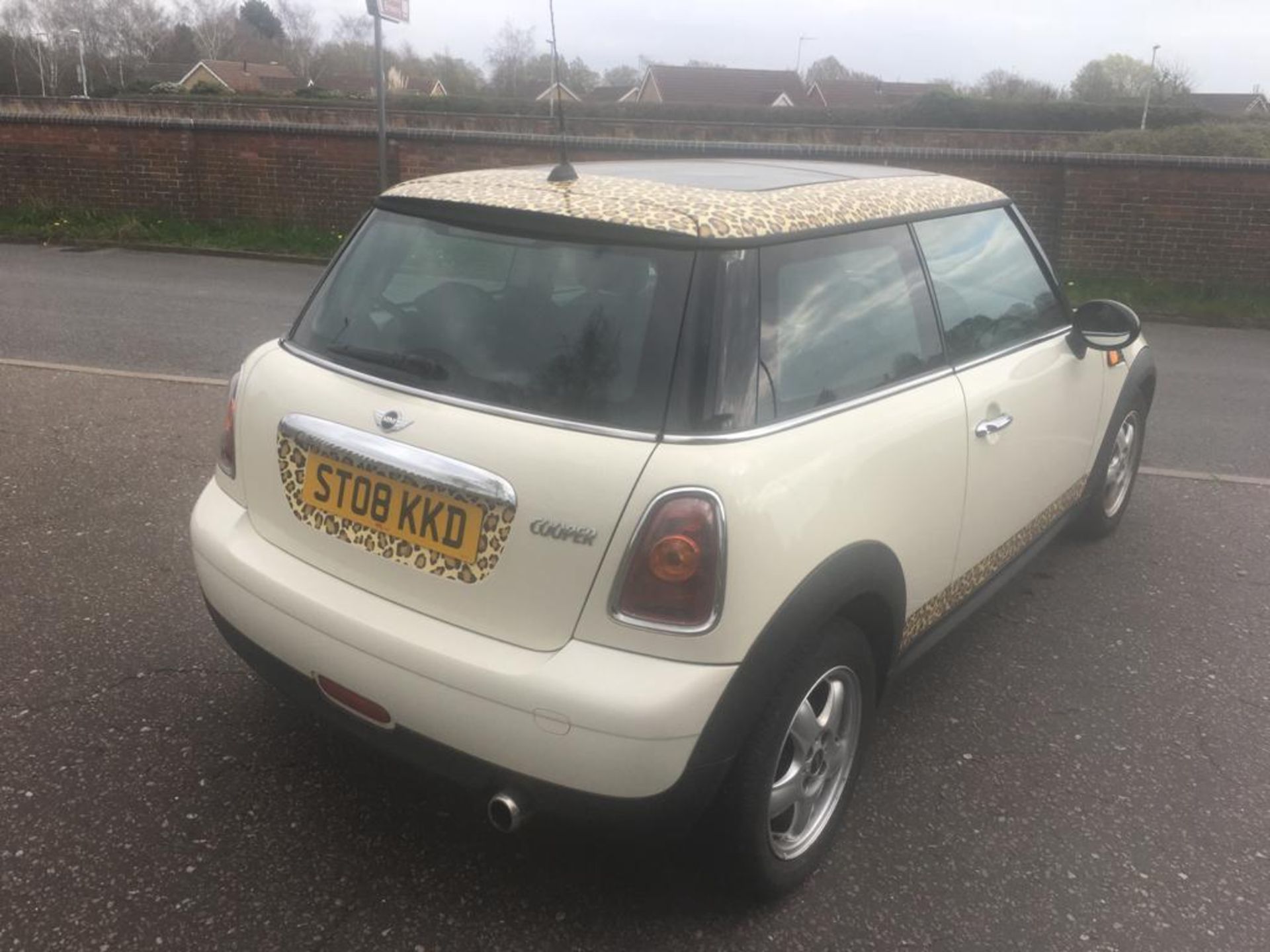 2008 MINI COOPER 1.6 PETROL **STARTS AND DRIVES** - Image 5 of 16