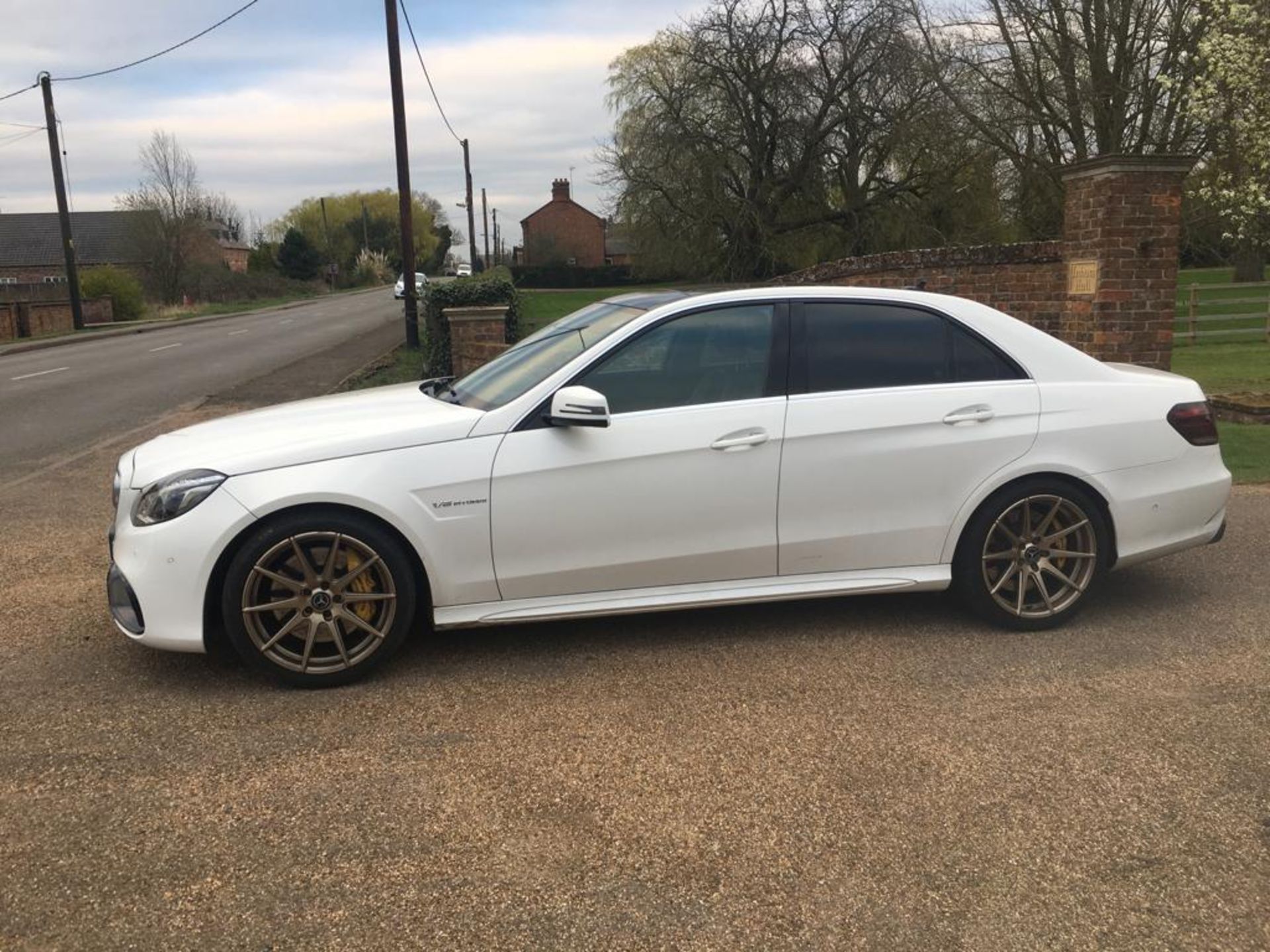 2014 MERCEDES BENZ E63 AMG SALOON AUTOMATIC **FULL MERCEDES BENZ SERVICE HISTORY** - Image 10 of 29