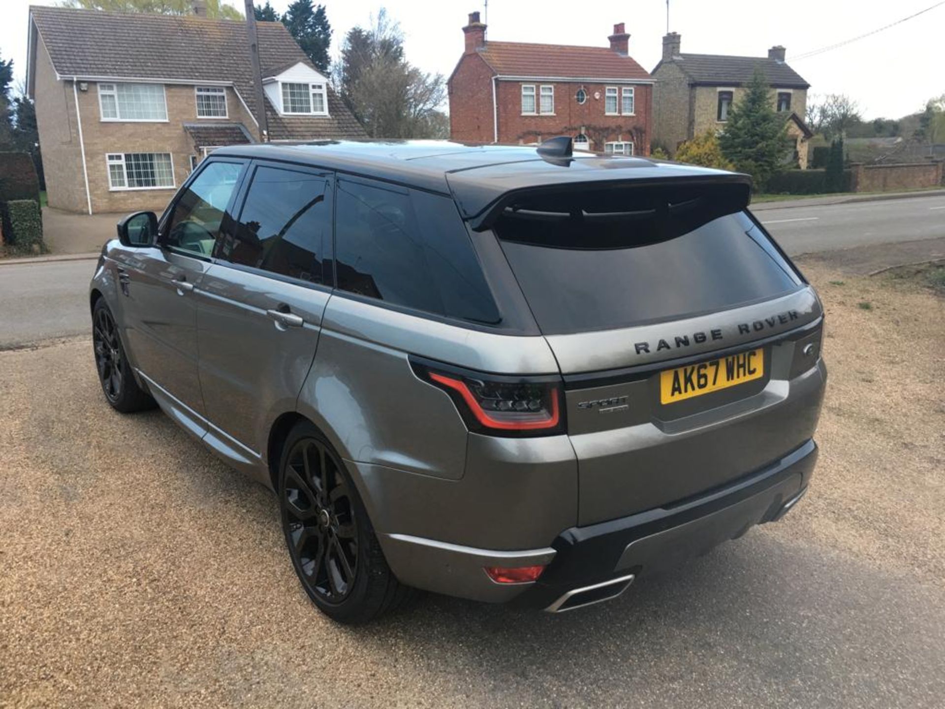 2018 RANGE ROVER SPORT 3.0 HSE DYNAMIC **ONE OWNER FROM NEW**COST £79,800 NEW LAST YEAR** - Image 5 of 26