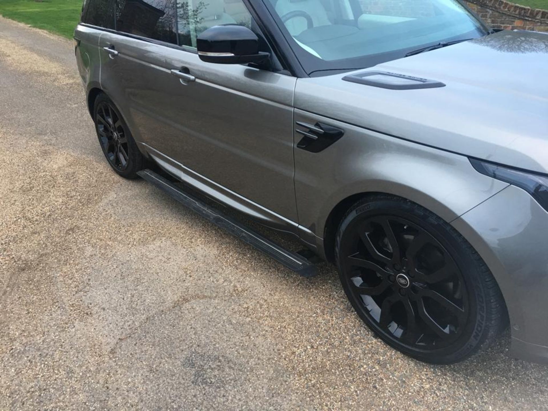 2018 RANGE ROVER SPORT 3.0 HSE DYNAMIC **ONE OWNER FROM NEW**COST £79,800 NEW LAST YEAR** - Image 11 of 26