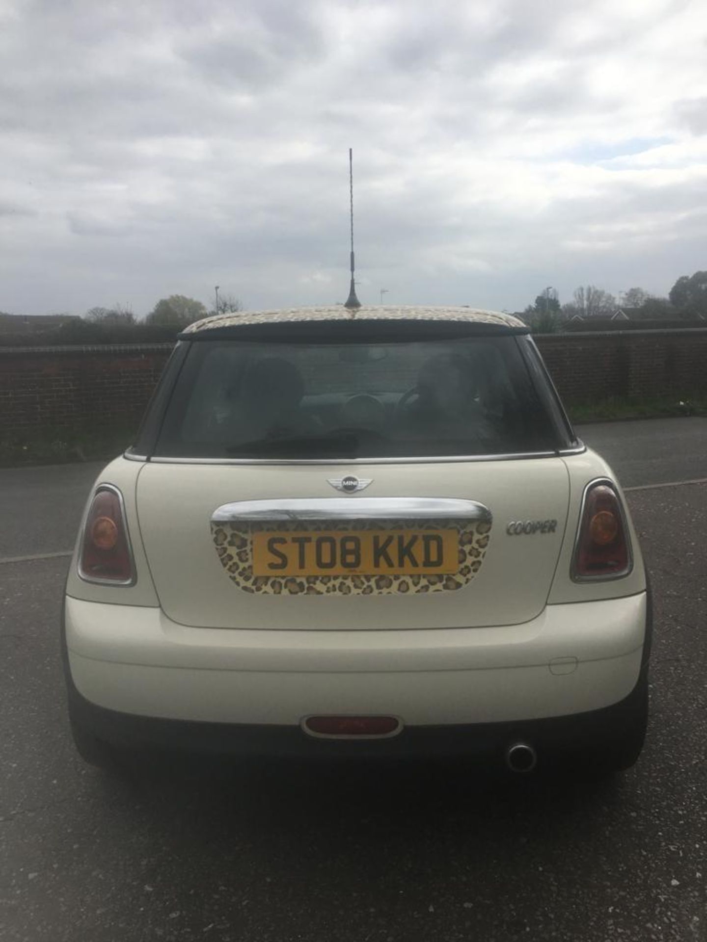 2008 MINI COOPER 1.6 PETROL **STARTS AND DRIVES** - Image 8 of 16