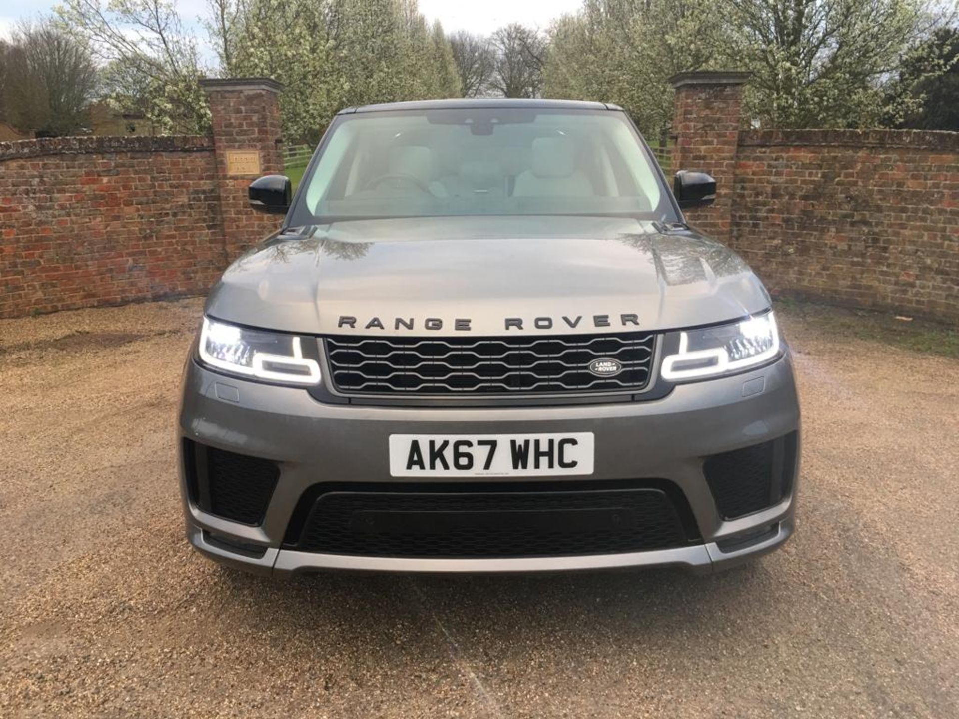 2018 RANGE ROVER SPORT 3.0 HSE DYNAMIC **ONE OWNER FROM NEW**COST £79,800 NEW LAST YEAR** - Image 2 of 26