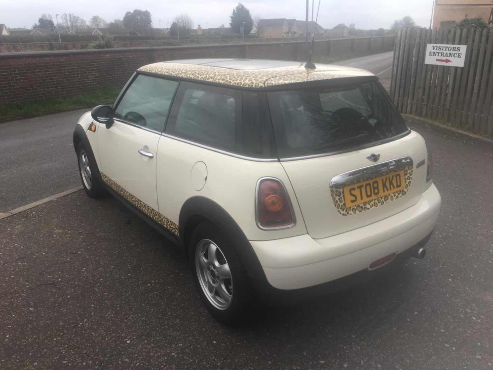 2008 MINI COOPER 1.6 PETROL **STARTS AND DRIVES** - Image 4 of 16
