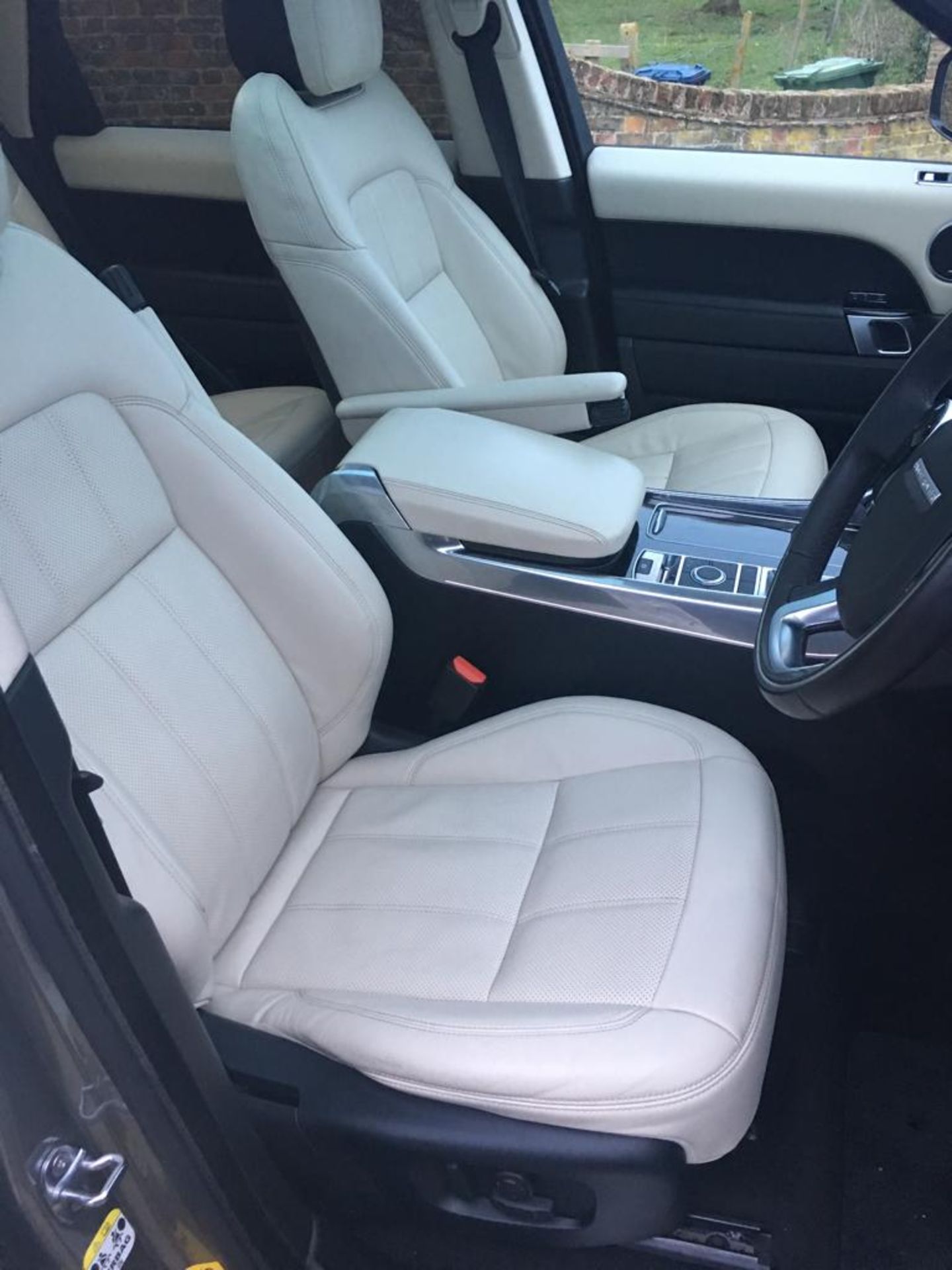 2018 RANGE ROVER SPORT 3.0 HSE DYNAMIC **ONE OWNER FROM NEW**COST £79,800 NEW LAST YEAR** - Image 12 of 26