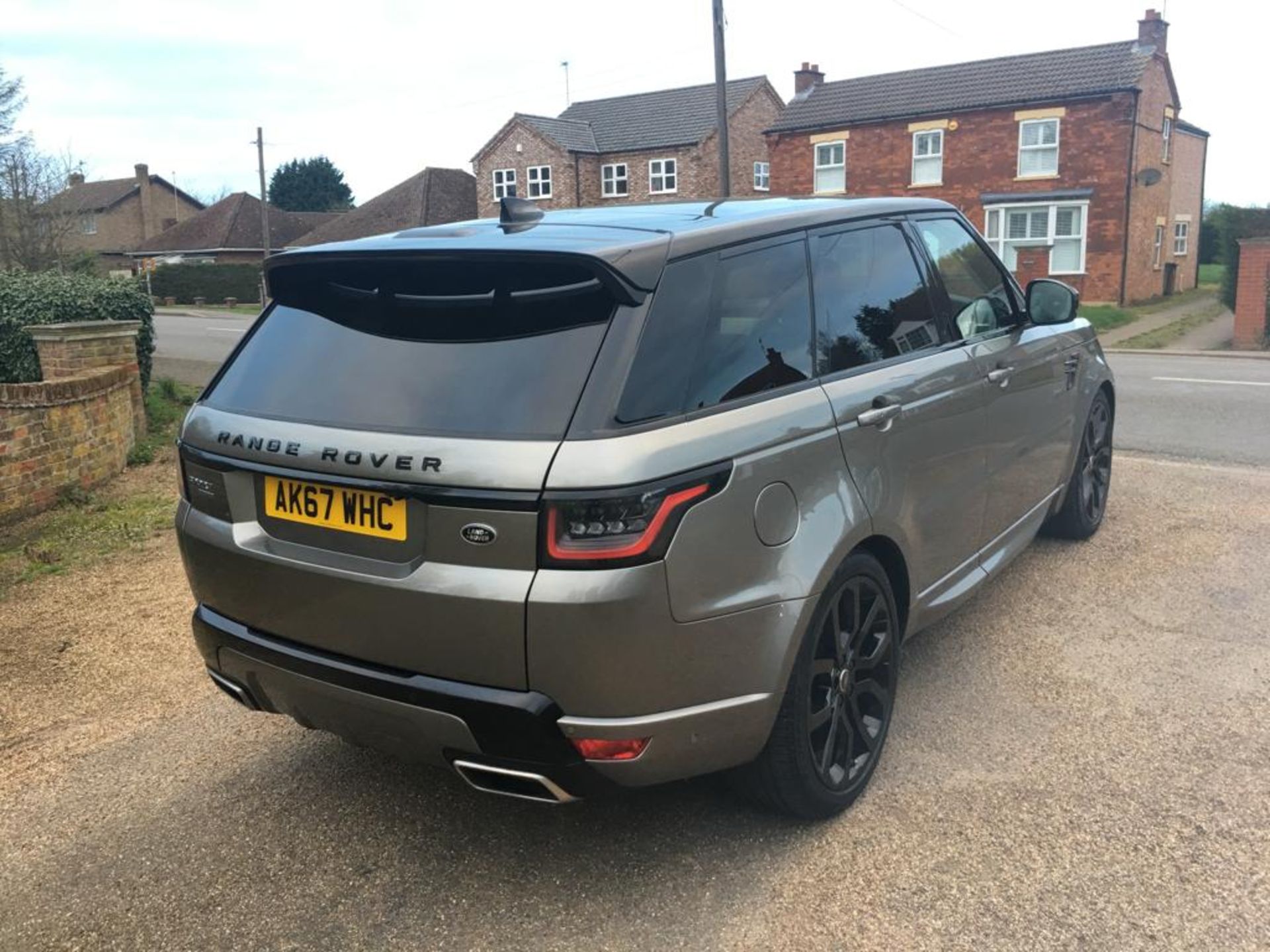 2018 RANGE ROVER SPORT 3.0 HSE DYNAMIC **ONE OWNER FROM NEW**COST £79,800 NEW LAST YEAR** - Image 8 of 26