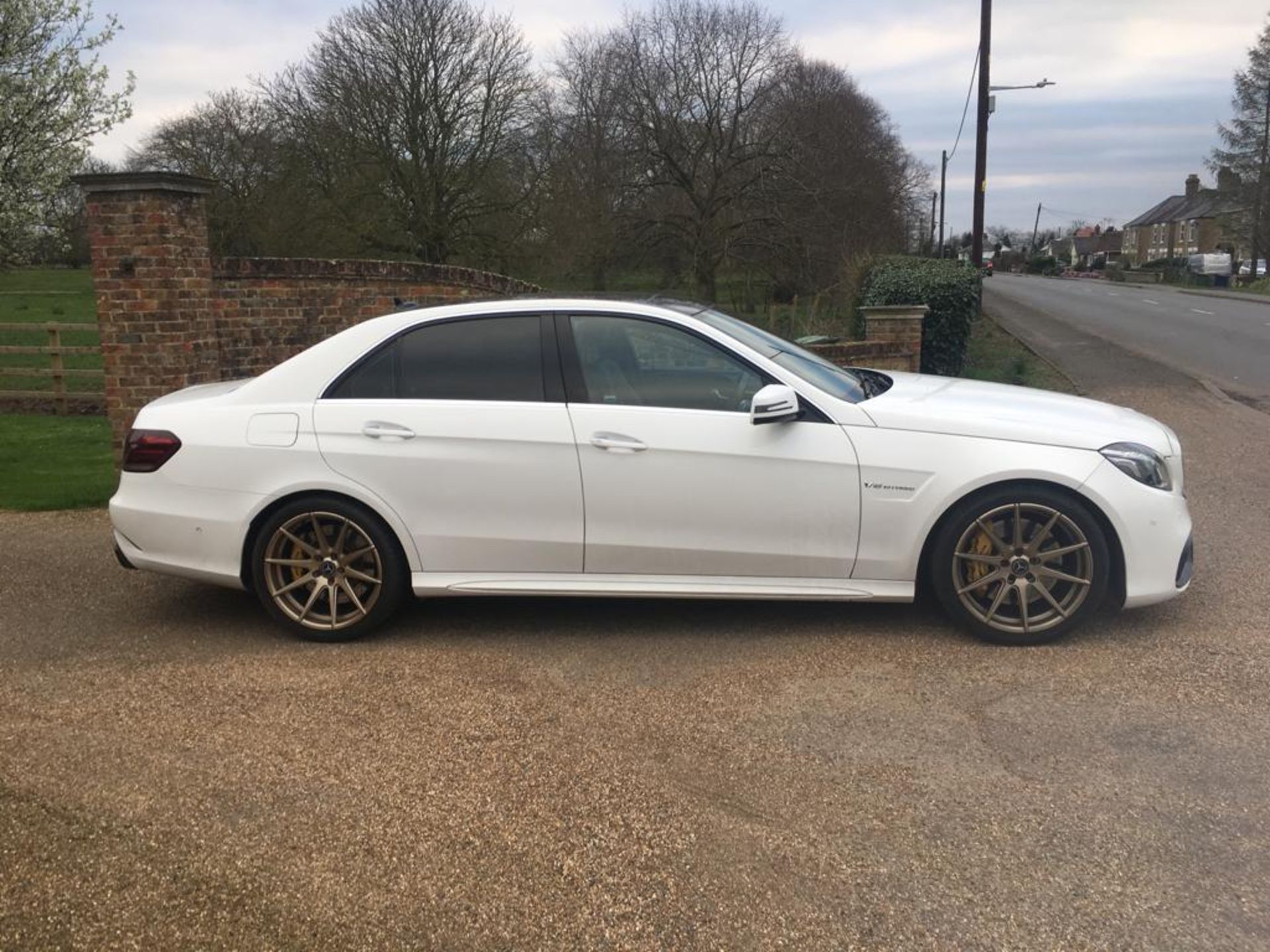 2014 MERCEDES BENZ E63 AMG SALOON AUTOMATIC **FULL MERCEDES BENZ SERVICE HISTORY** - Image 9 of 29