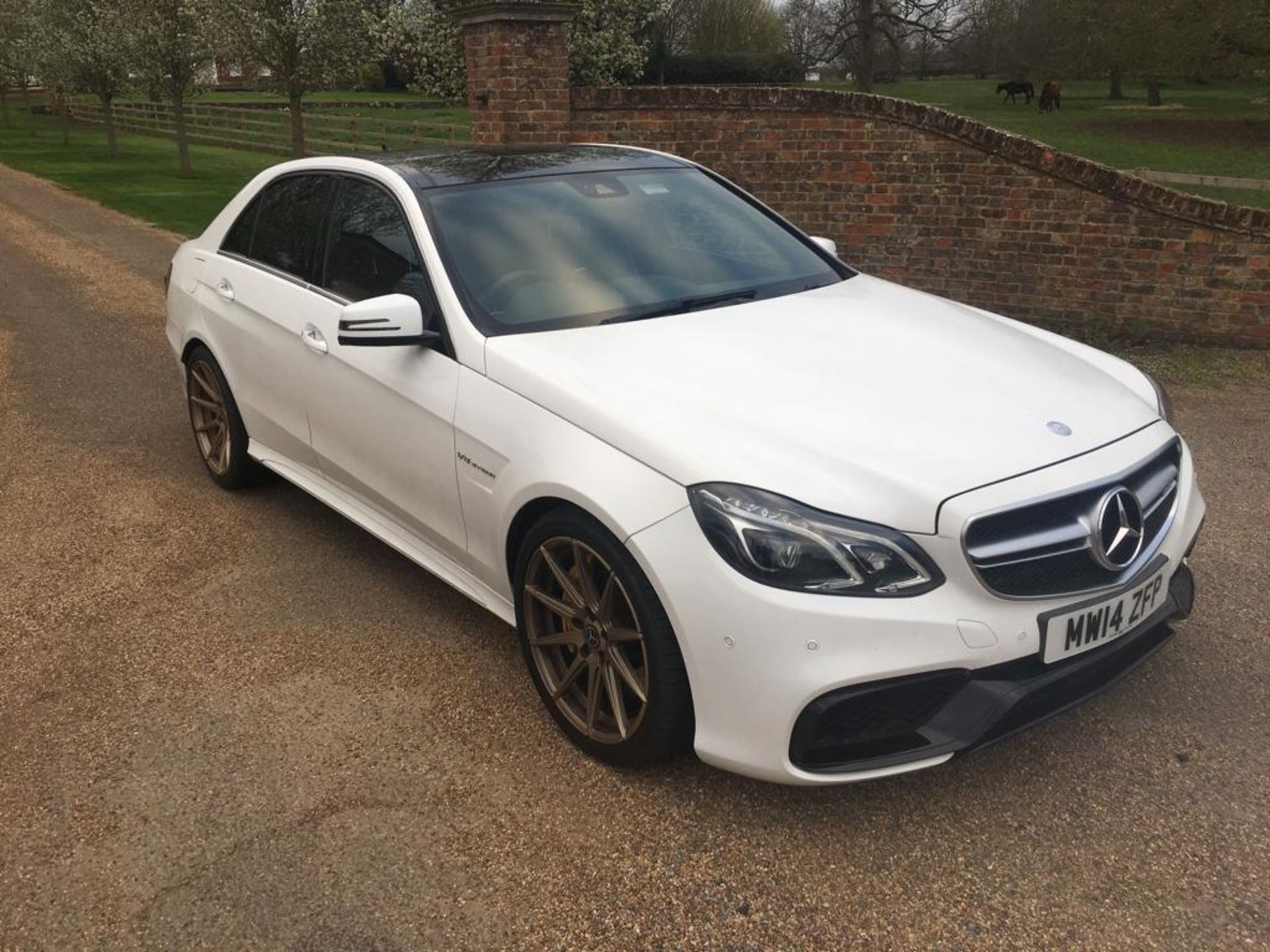 2014 MERCEDES BENZ E63 AMG SALOON AUTOMATIC **FULL MERCEDES BENZ SERVICE HISTORY**