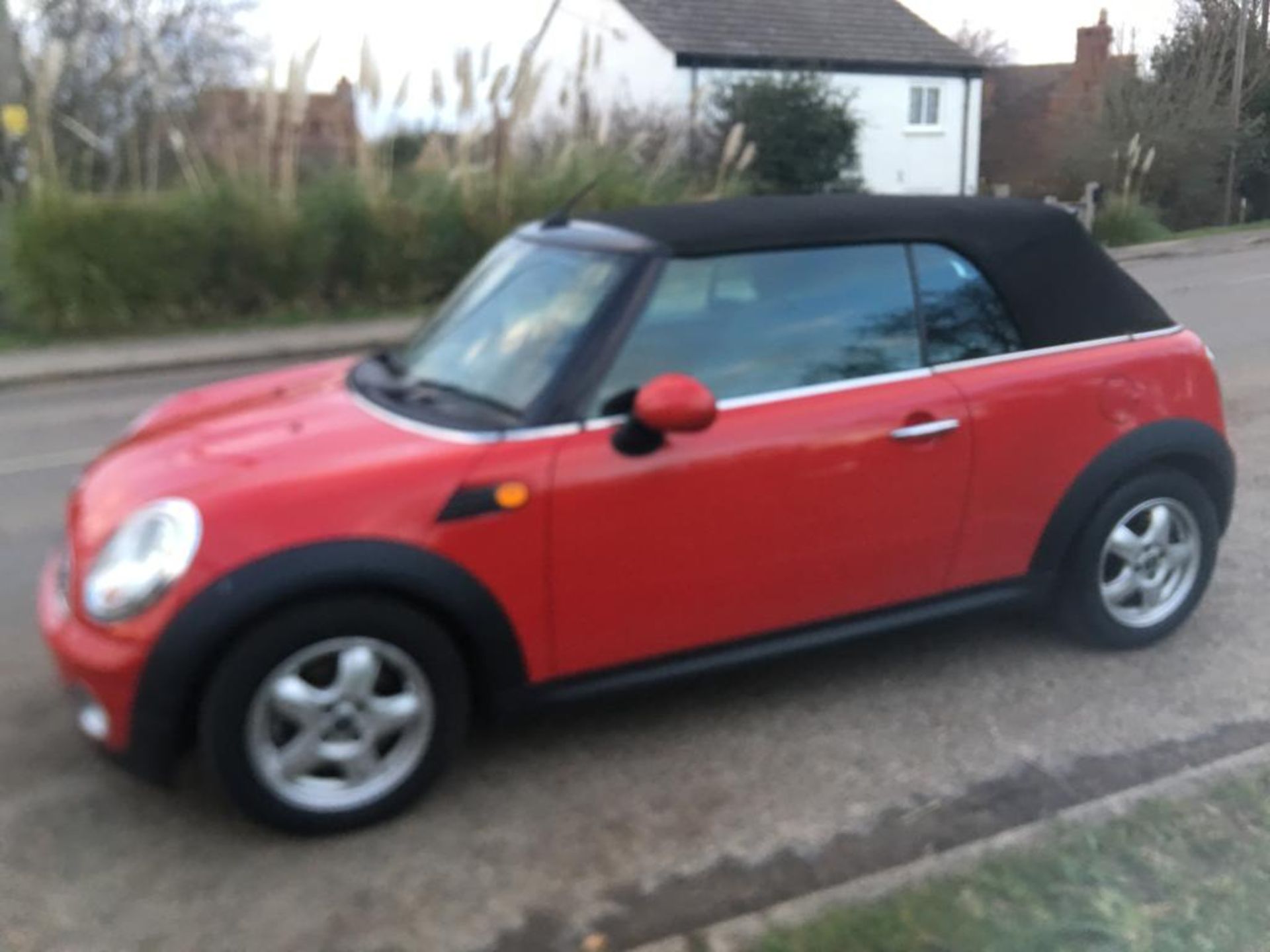 2009 MINI COOPER 1.6 PETROL CONVERTIBLE - Image 12 of 24