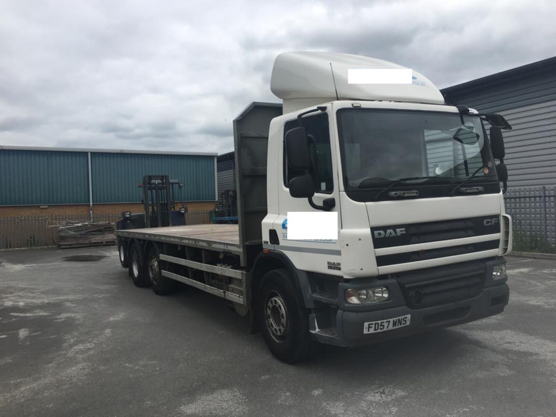 2007 DAF TRUCKS CF 9200CC **26000 KG GROSS** WITH FORKLIFT INCLUDED