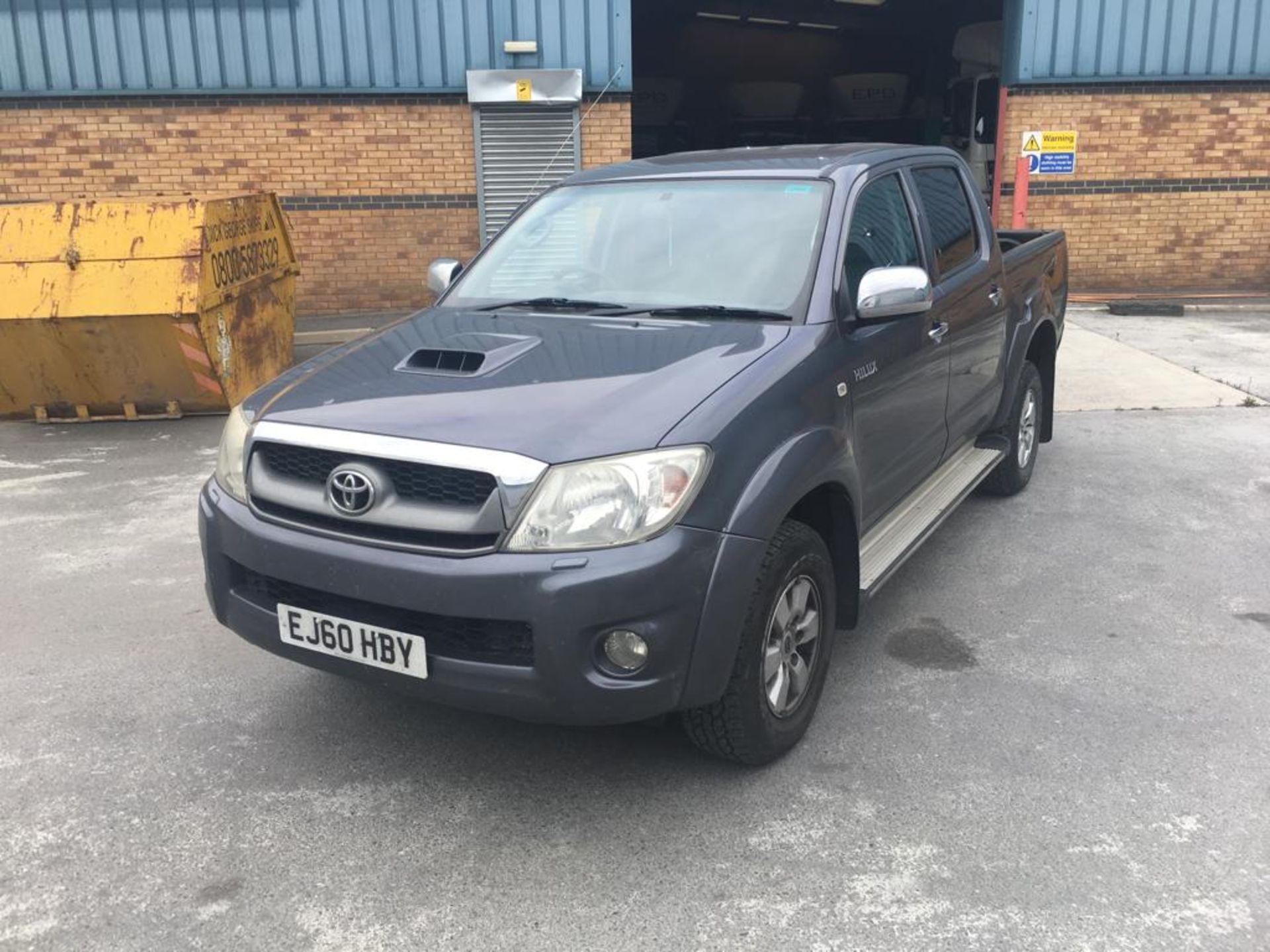 2010 TOYOTA HILUX DIESEL DOUBLE CAB PICKUP - Image 3 of 15