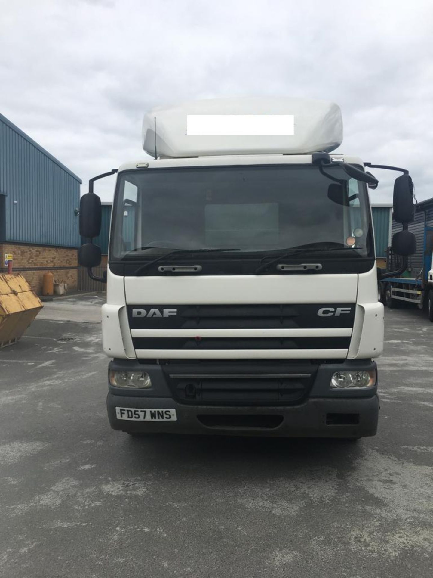 2007 DAF TRUCKS CF 9200CC **26000 KG GROSS** WITH FORKLIFT INCLUDED - Image 2 of 12