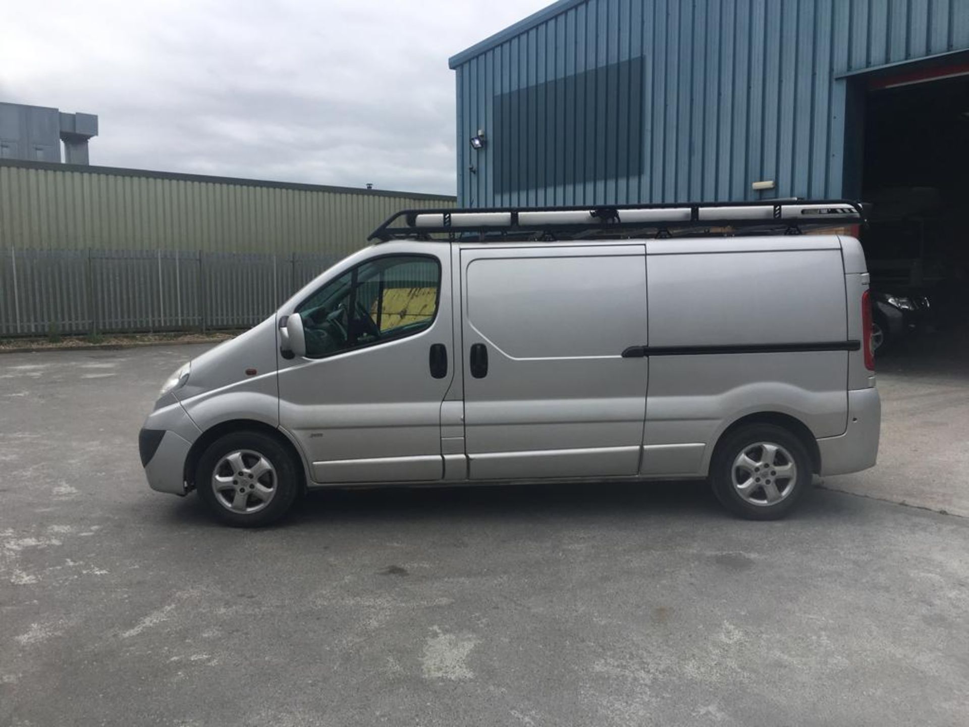 2012 VAUXHALL VIVARO DIESEL VAN - Image 9 of 14