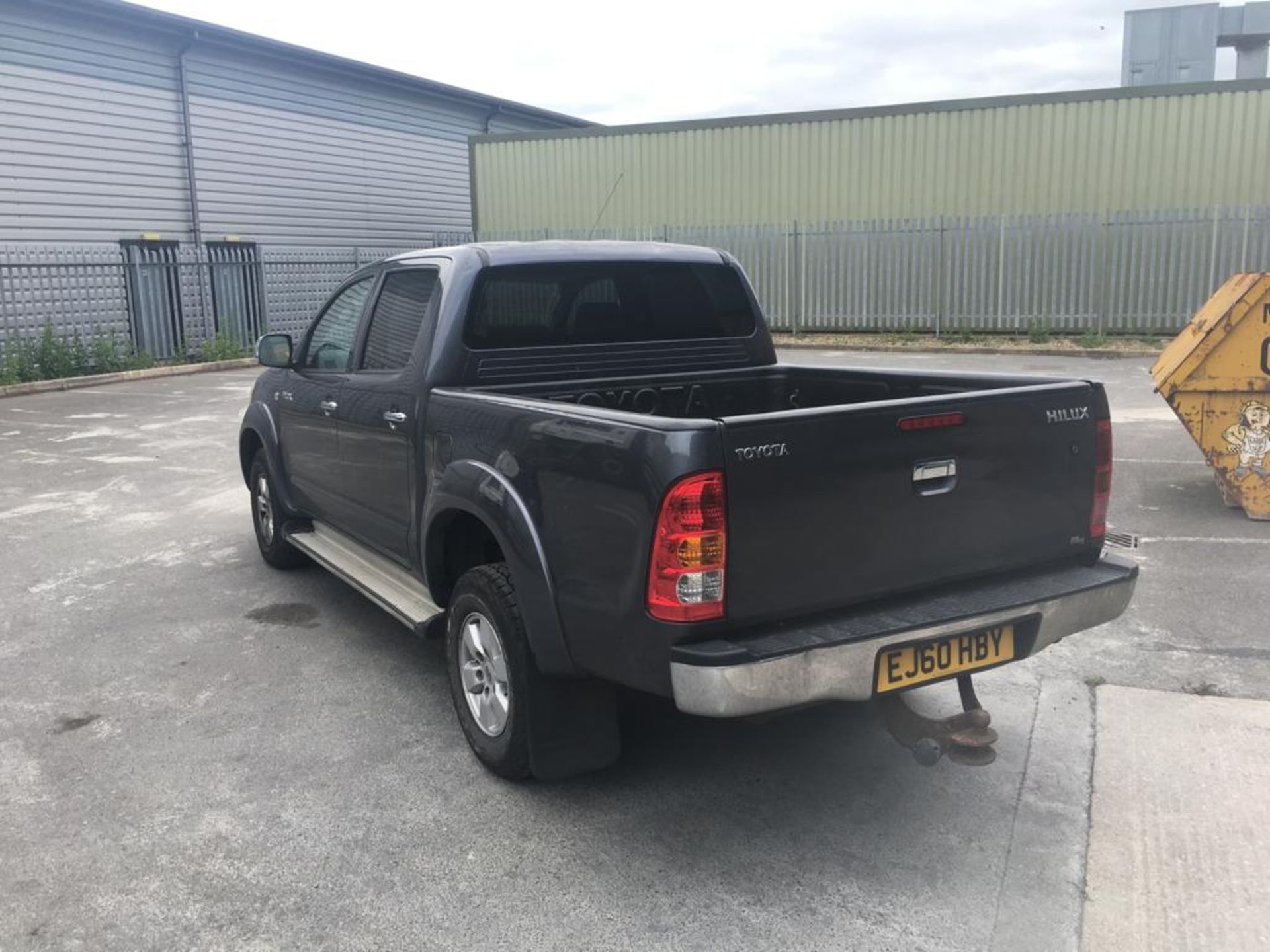 2010 TOYOTA HILUX DIESEL DOUBLE CAB PICKUP - Image 4 of 15