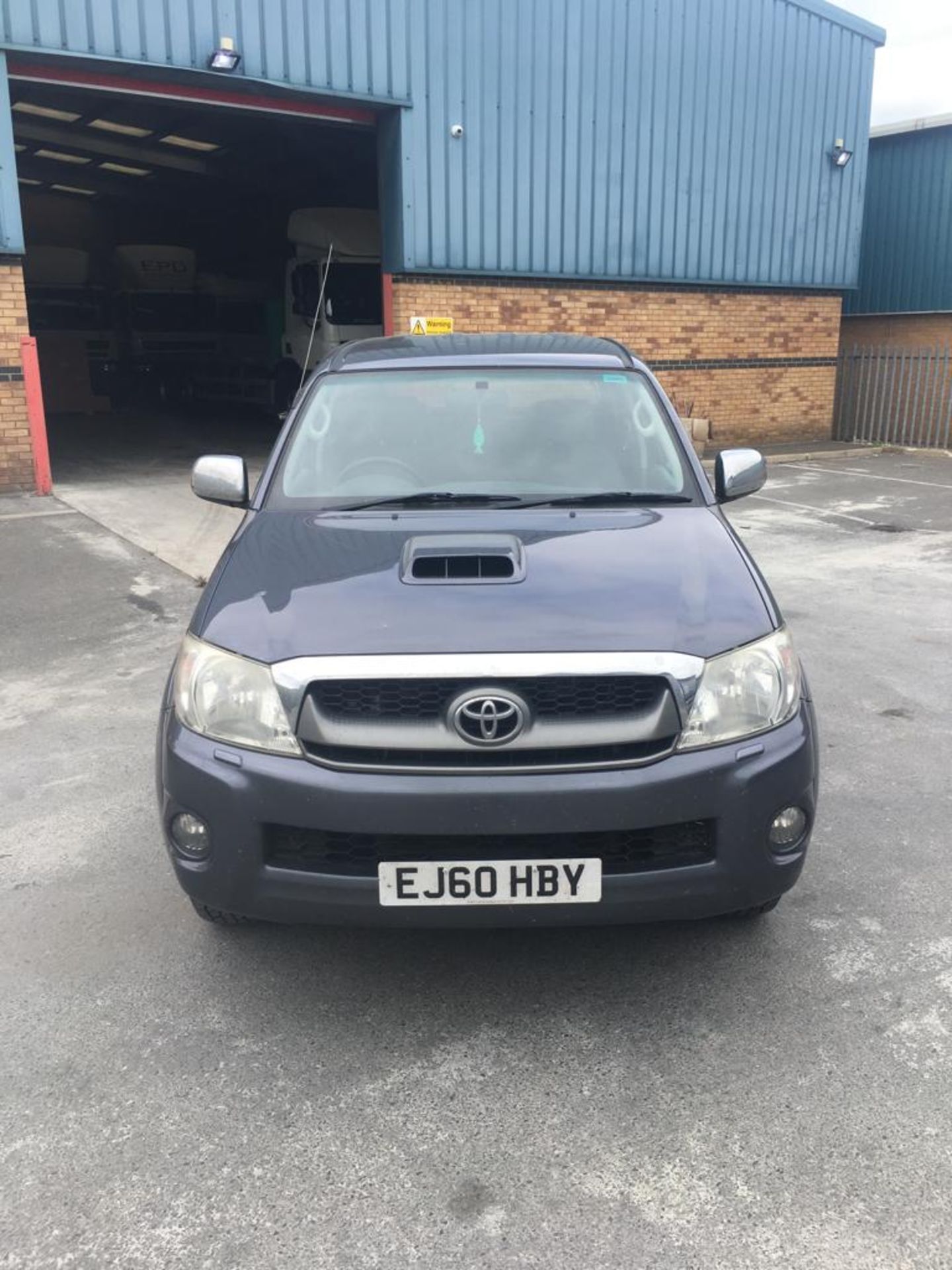 2010 TOYOTA HILUX DIESEL DOUBLE CAB PICKUP - Image 2 of 15