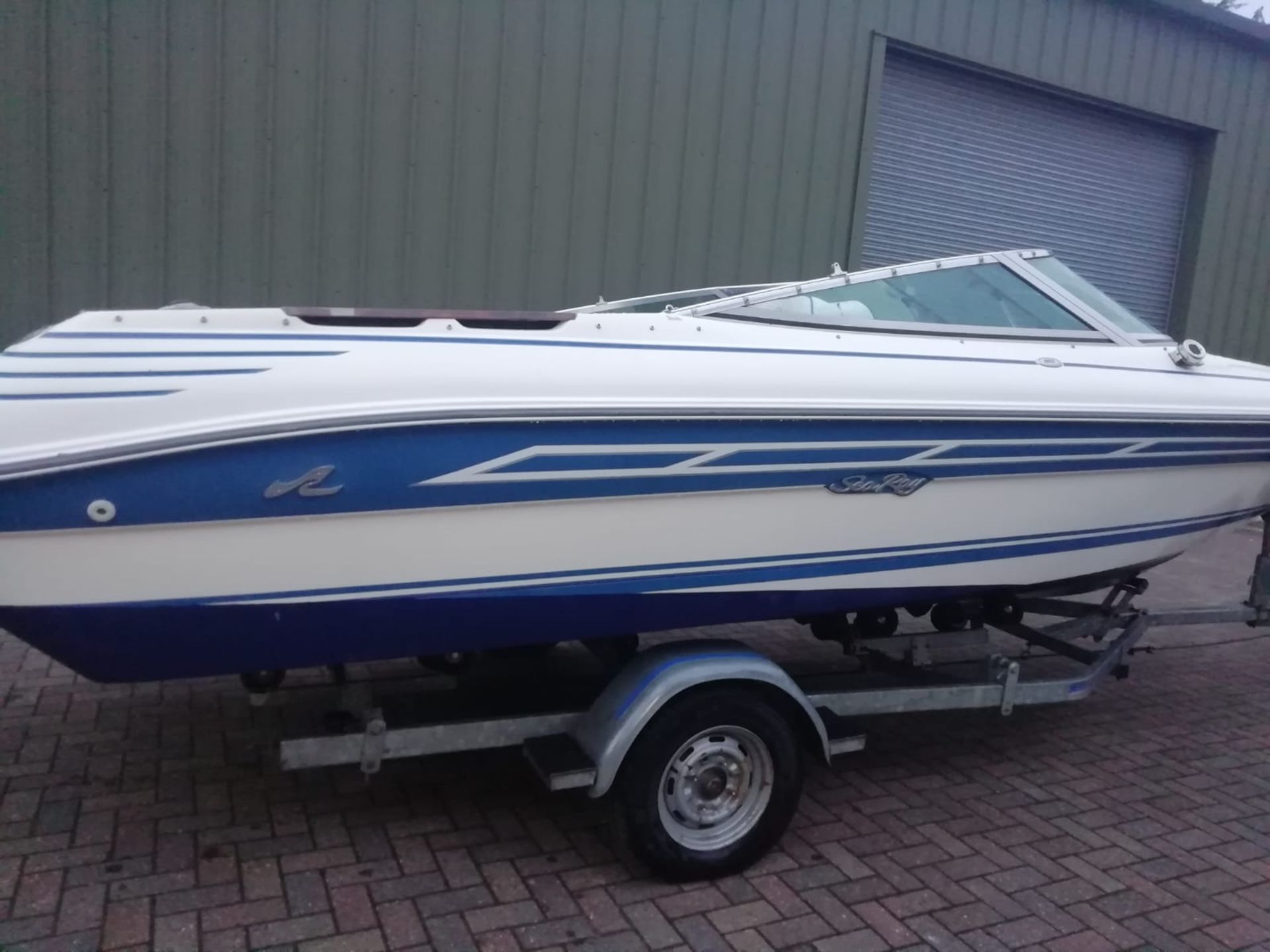 SEA RAY 19FT 5.7 V8 CUDDY CABIN BOAT - Image 2 of 9