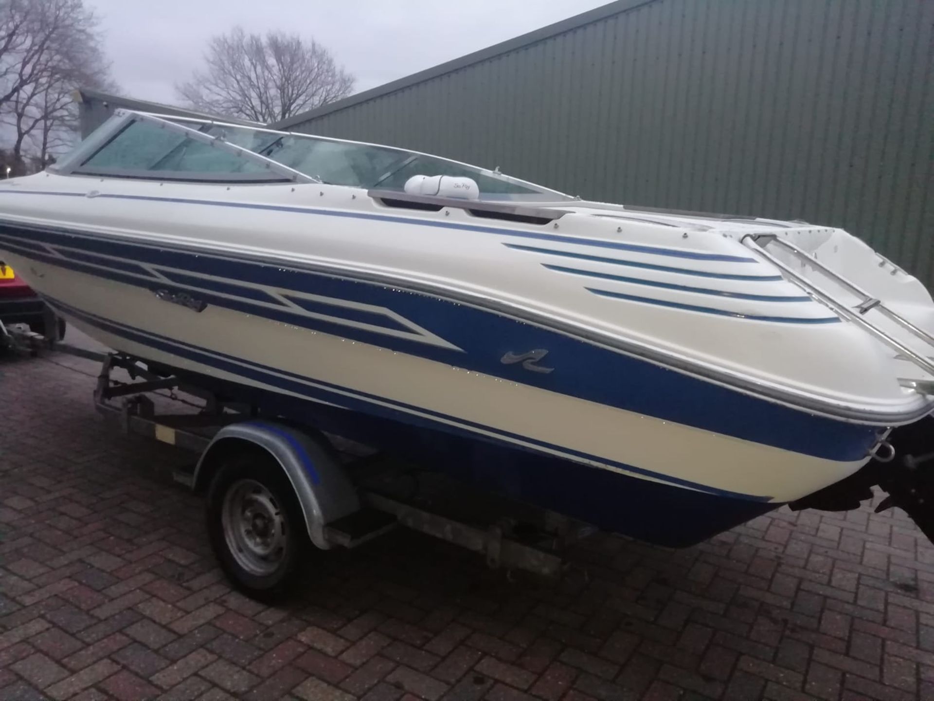 SEA RAY 19FT 5.7 V8 CUDDY CABIN BOAT - Image 4 of 9