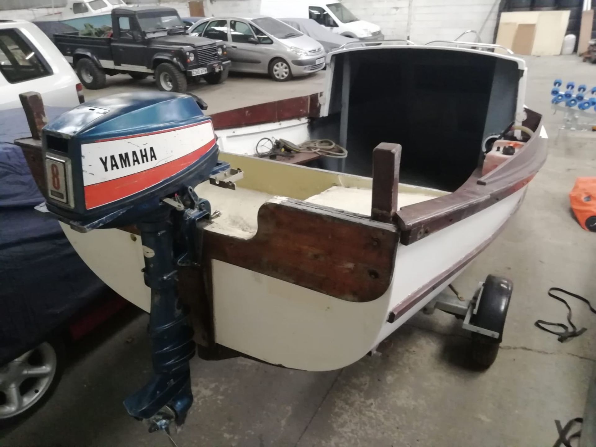 16 FT RIVER CRUISER FISHING BOAT WITH 8 HP YAMAHA OUTBOARD - Image 2 of 3