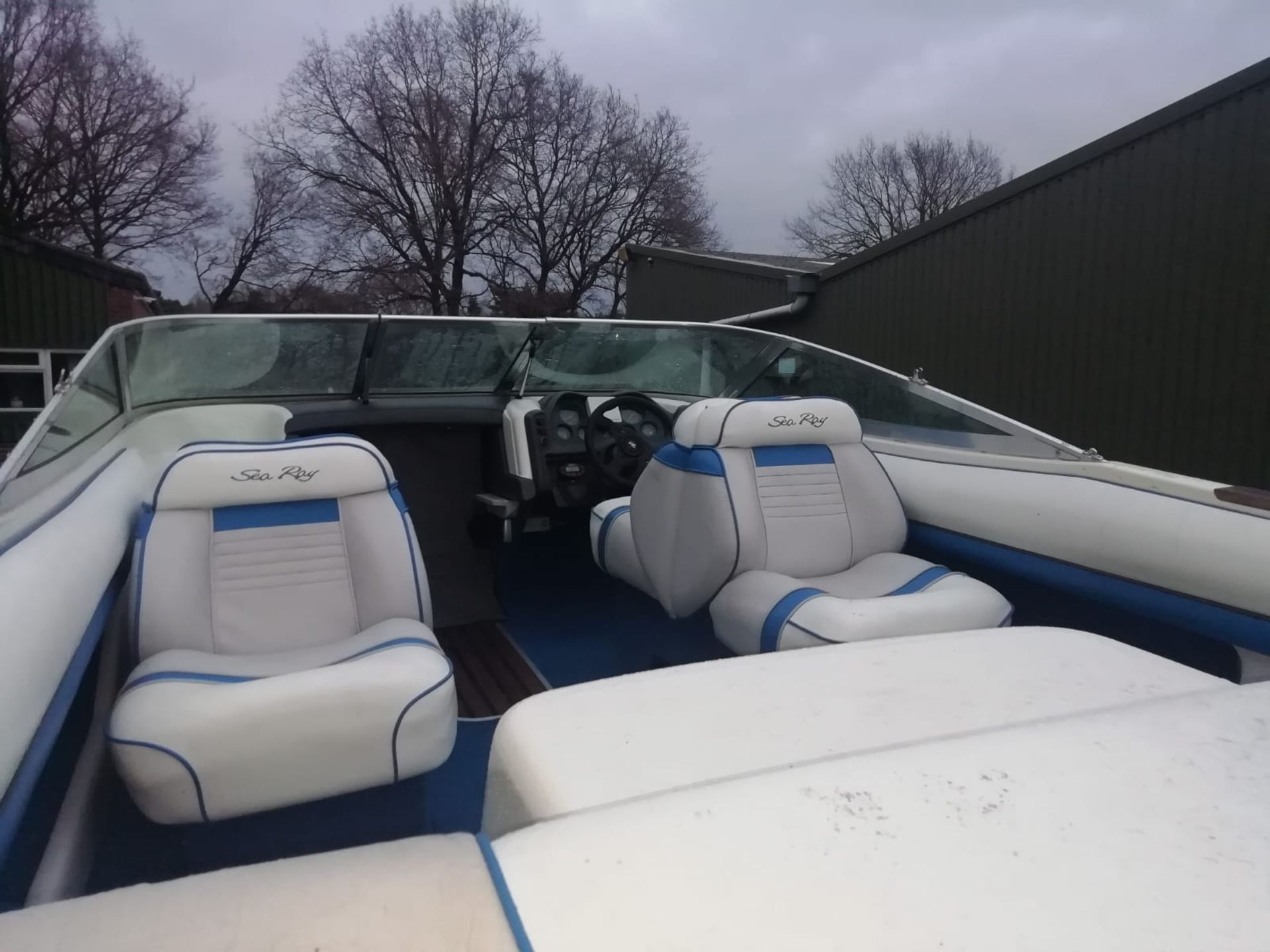 SEA RAY 19FT 5.7 V8 CUDDY CABIN BOAT