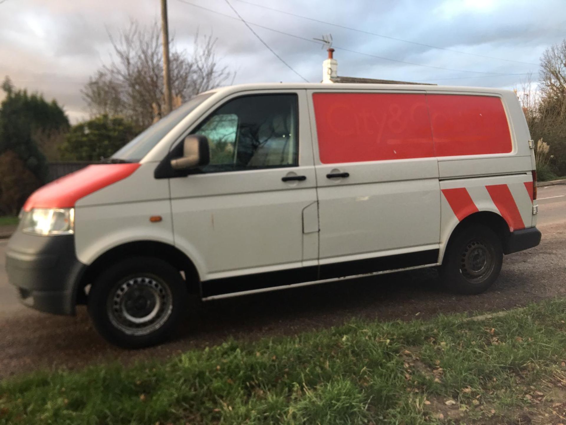 2007 VOLKSWAGEN TRANSPORTER T28 TDI VAN - Image 8 of 14