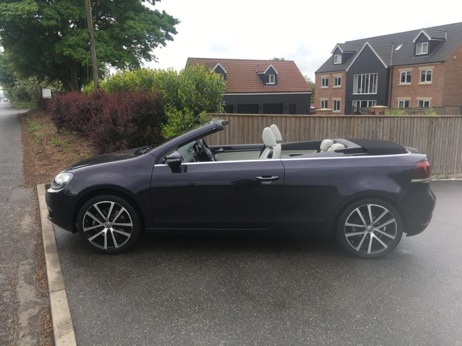 2012 VOLKSWAGEN GOLF GT BLUEMOTION TECH TDI CONVERTIBLE - Image 12 of 35